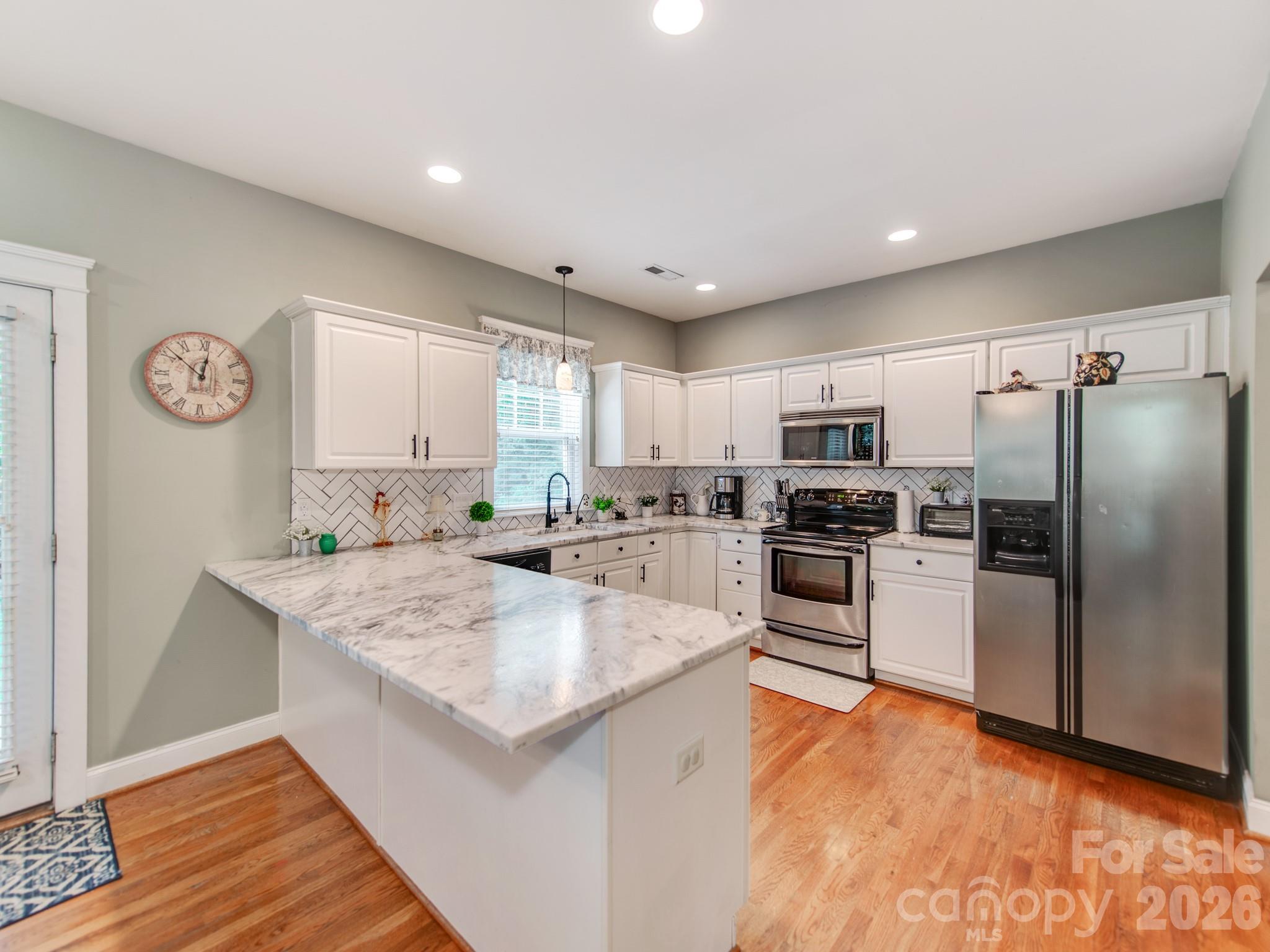 16415 Kelly Park Circle Property Photo 10