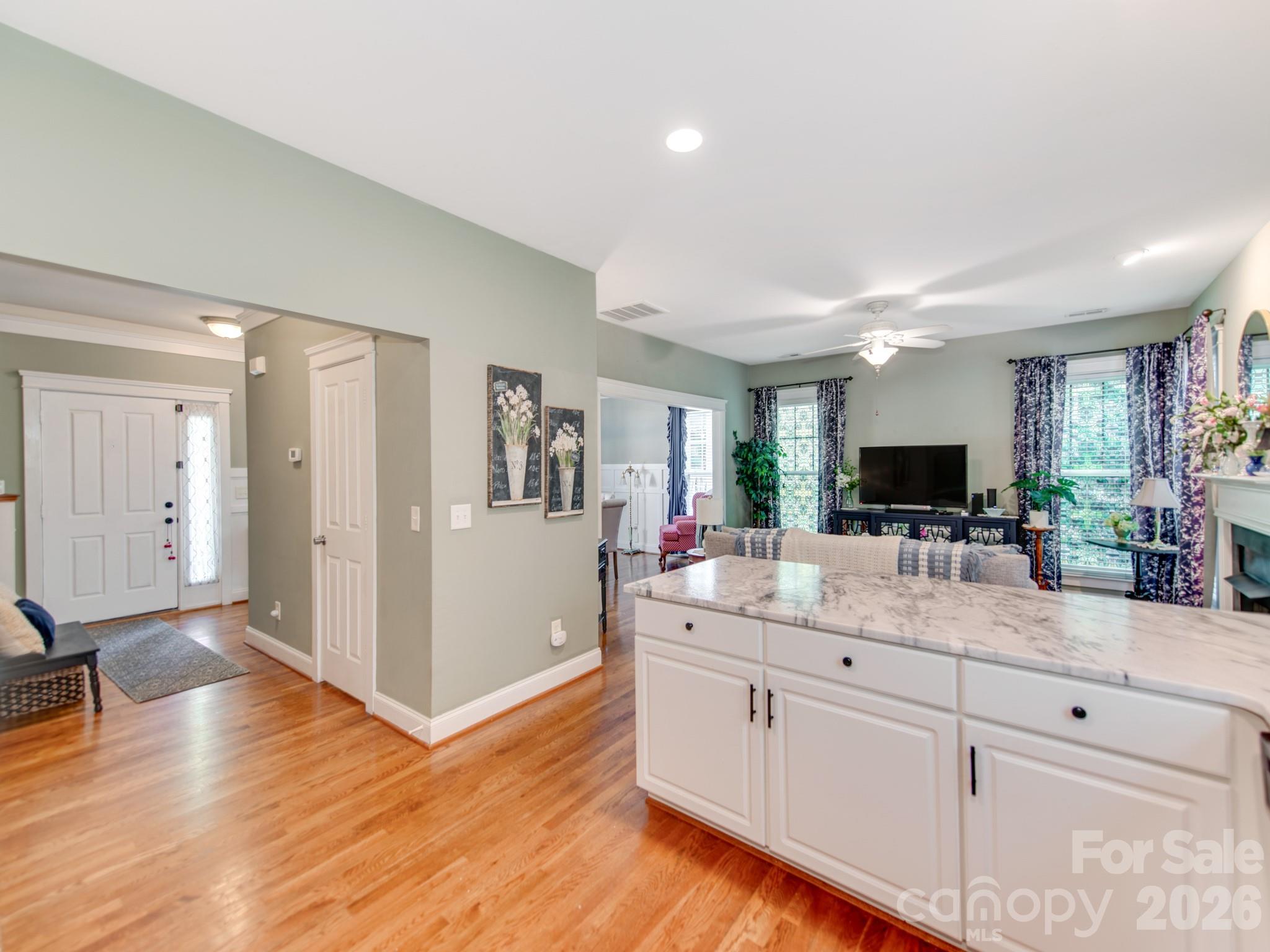 16415 Kelly Park Circle Property Photo 11