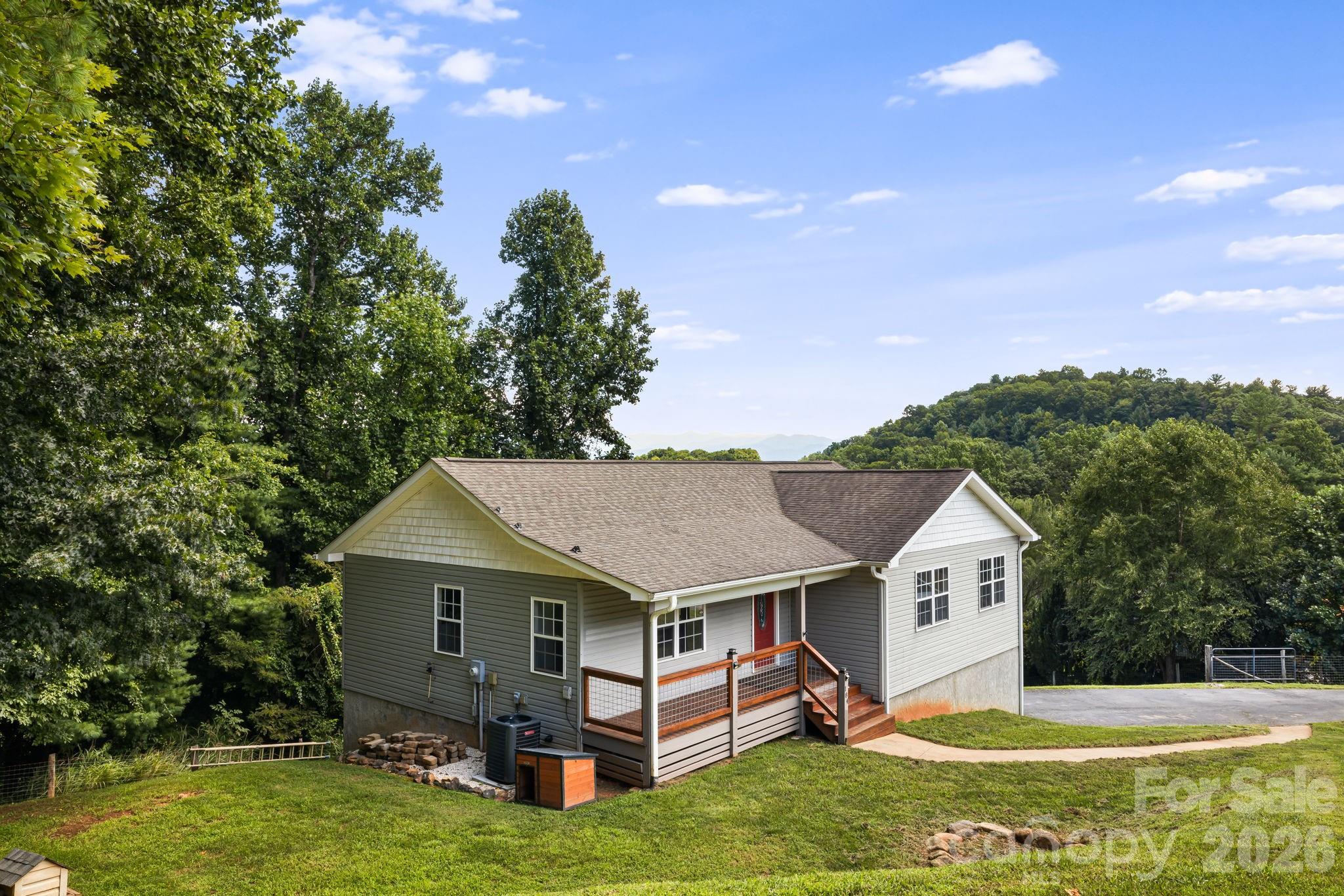 184 Scarlett Ridge Drive Property Photo 2