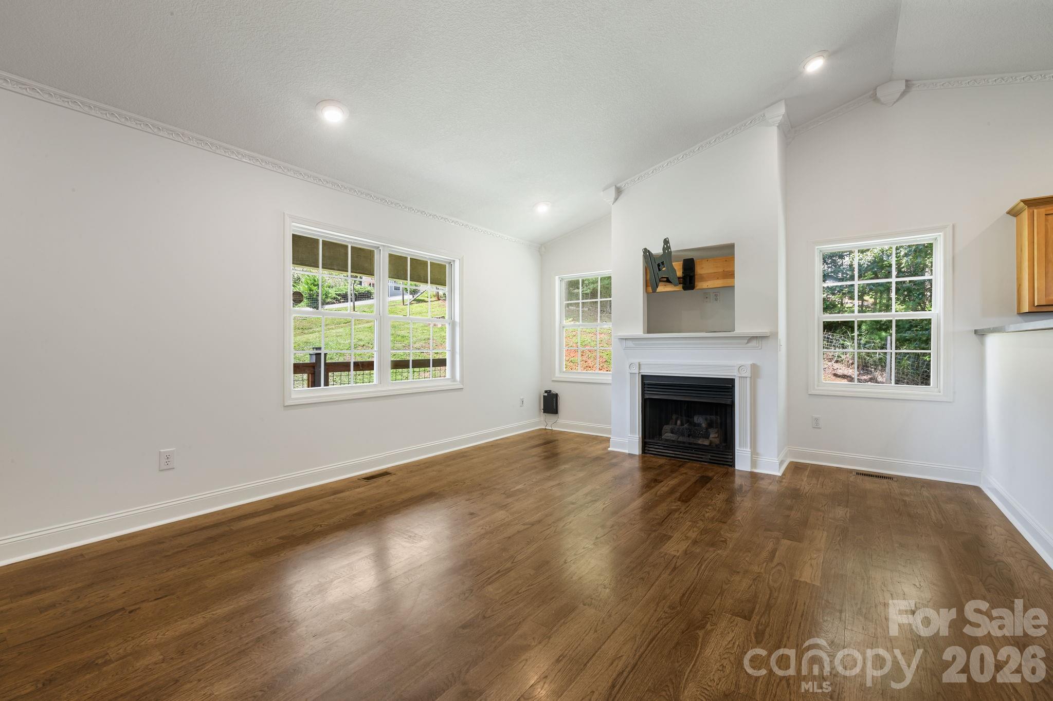 184 Scarlett Ridge Drive Property Photo 7