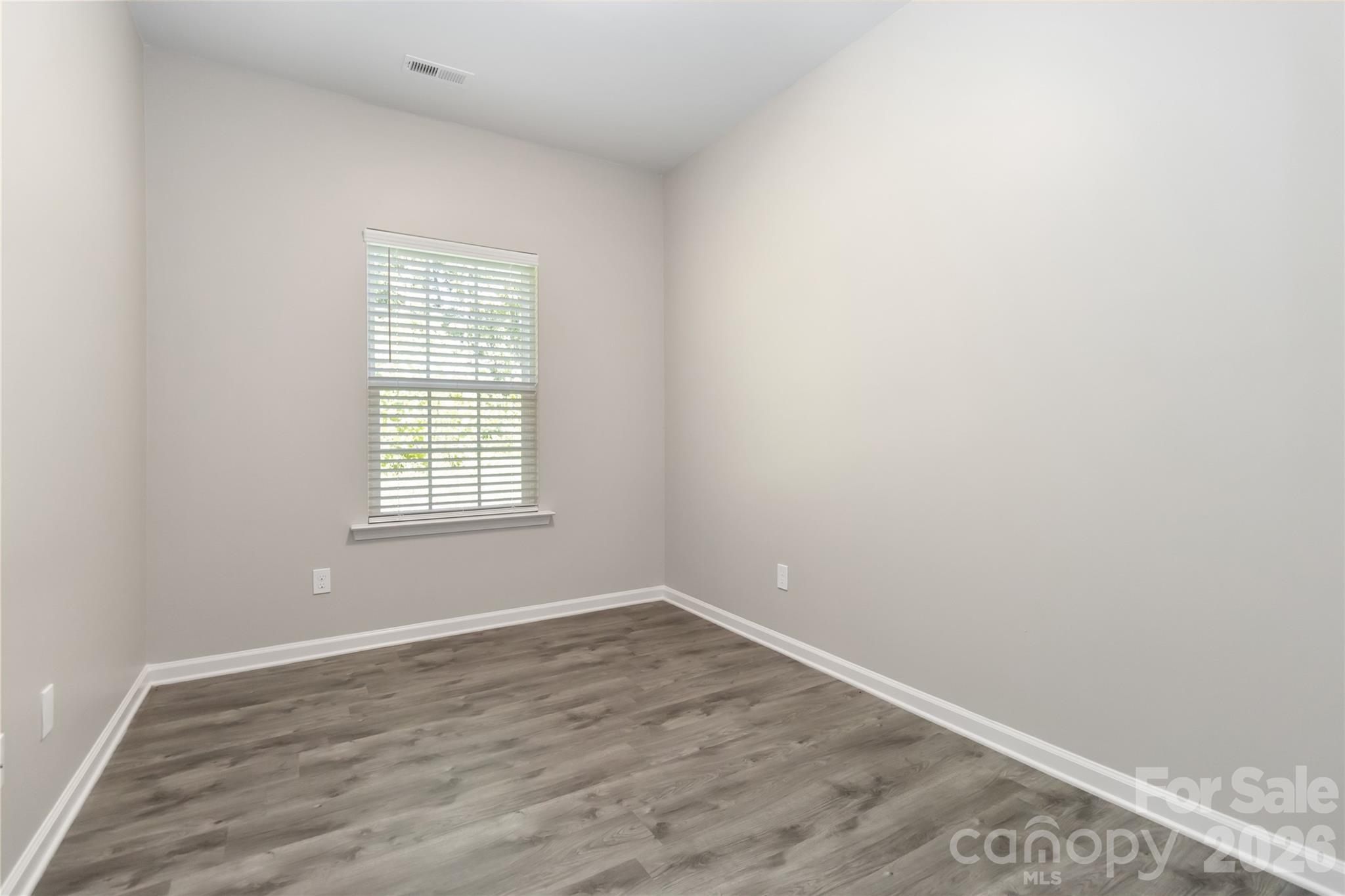 7623 Reames Road Property Photo 10
