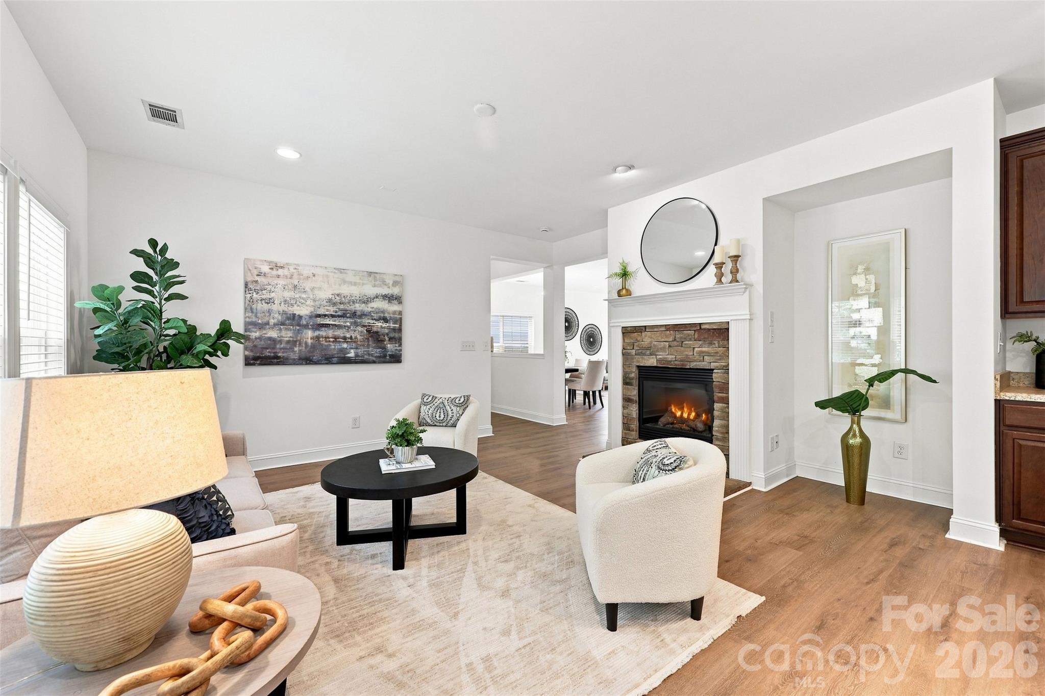 15614 Normans Landing Drive Property Photo 4