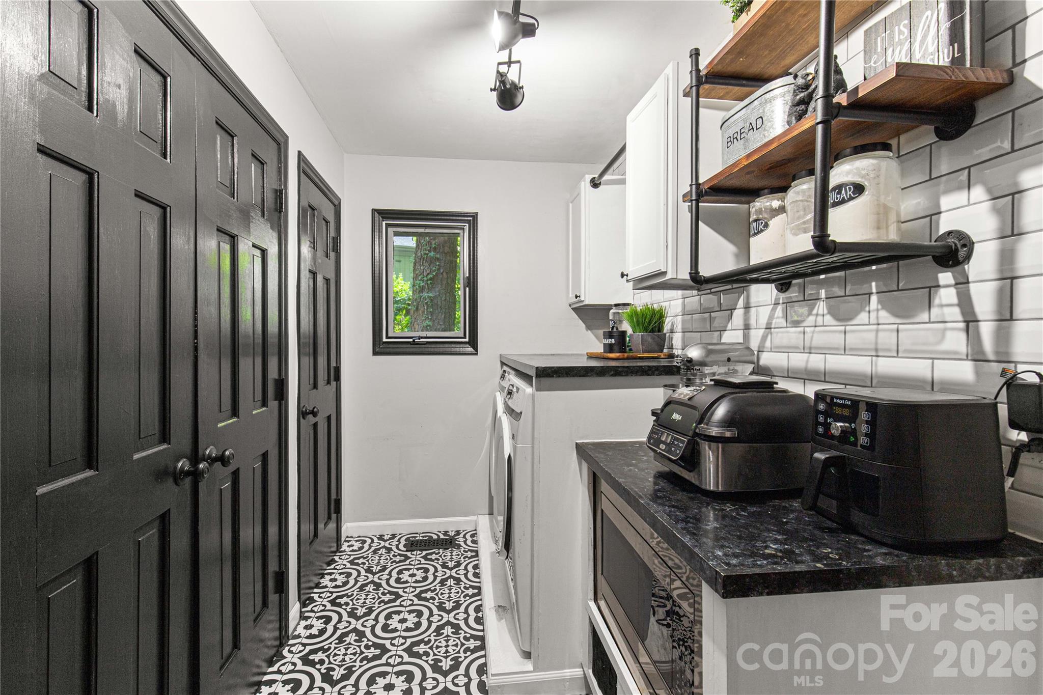 5 Oak Leaf Road Property Photo 16