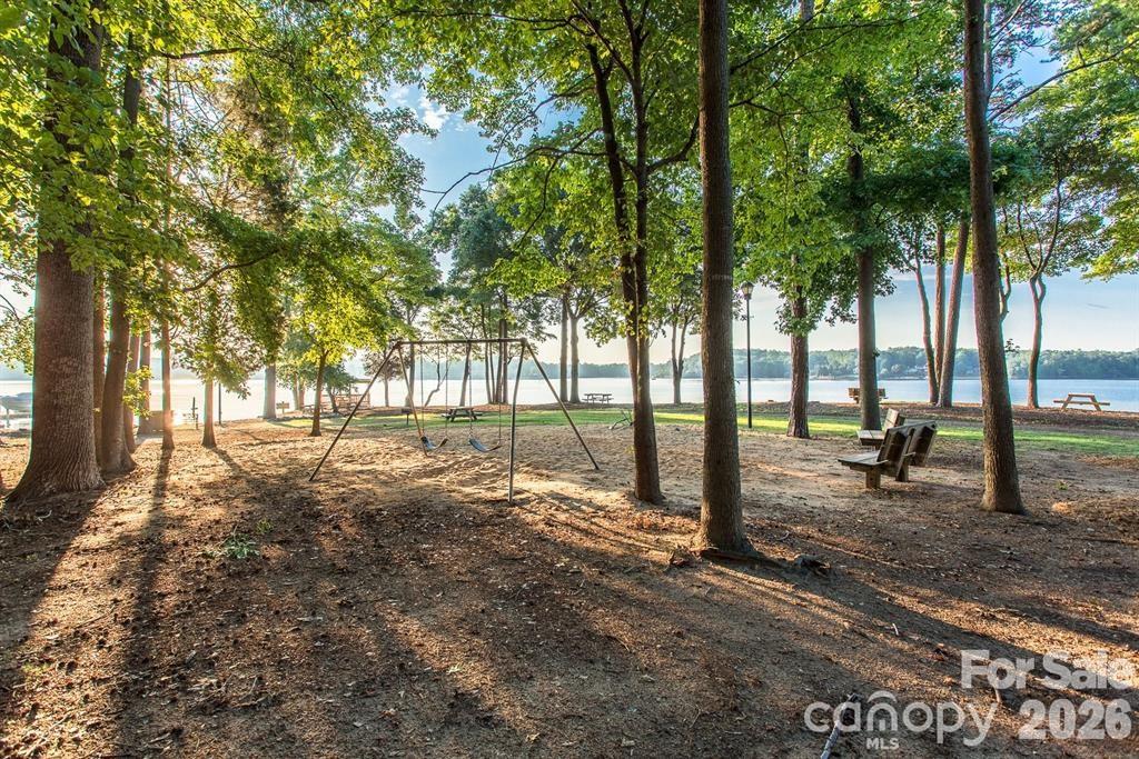 5 Oak Leaf Road Property Photo 40