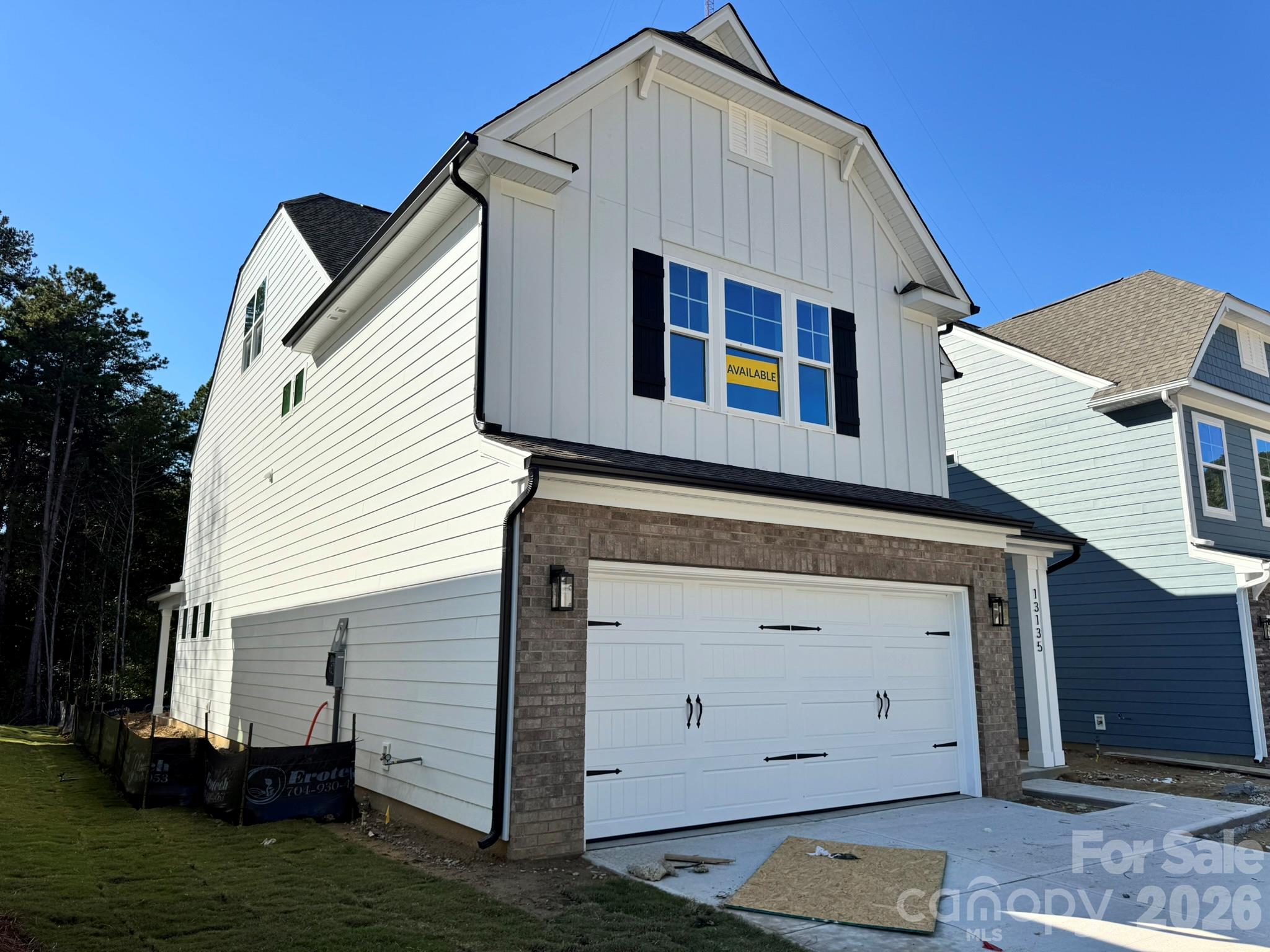 13135 Foxberry Road Property Photo 4