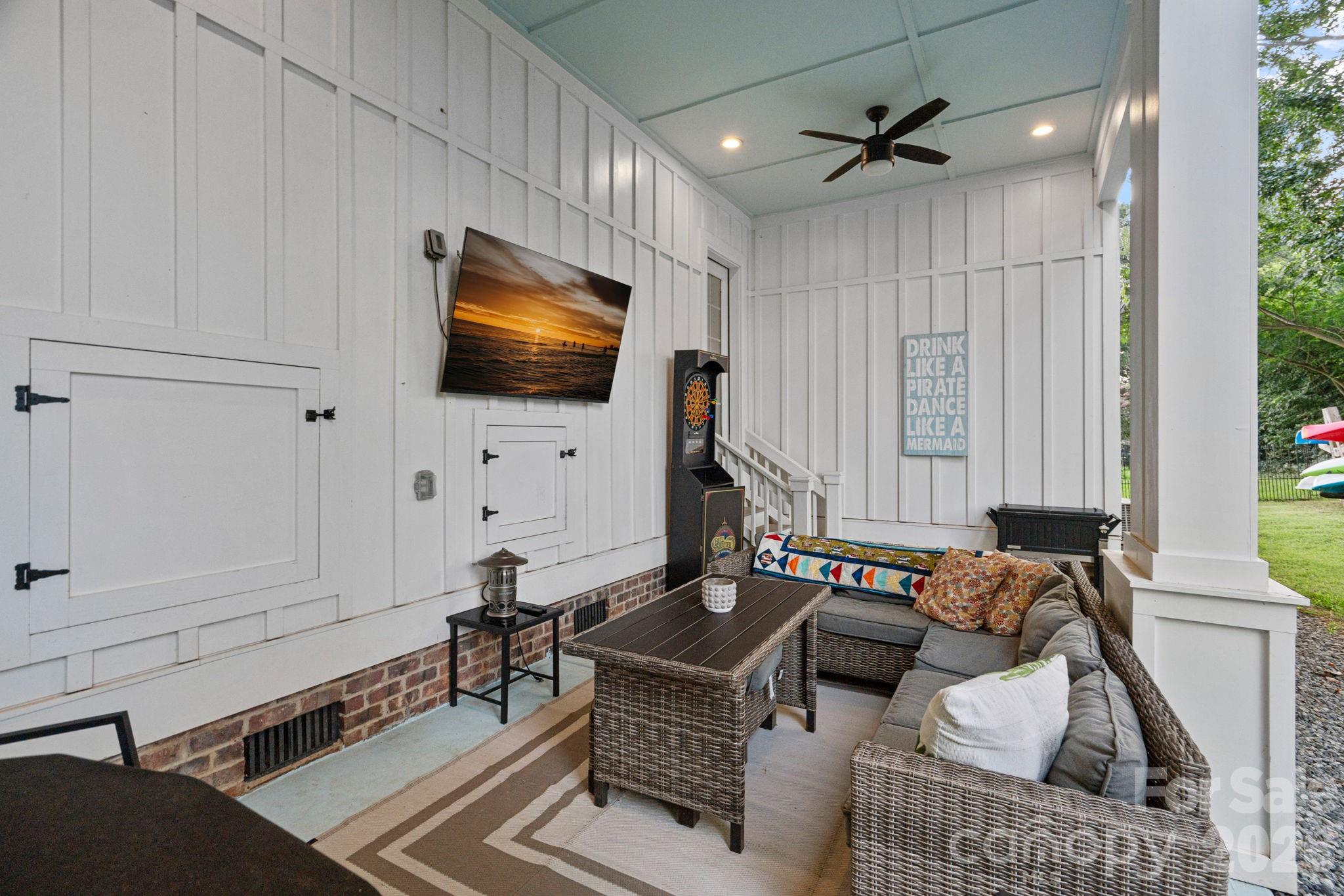 135 Surfside Lane Property Photo 31