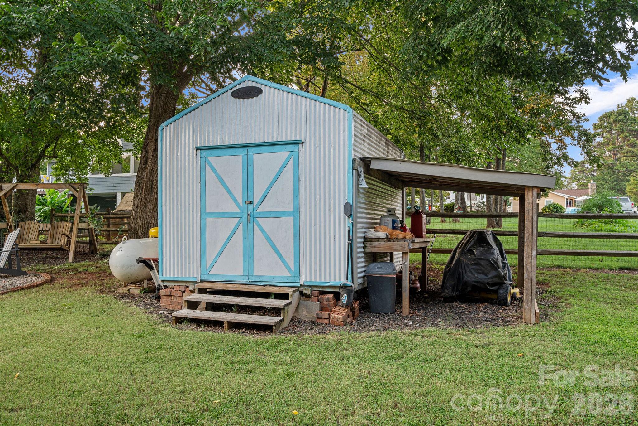 135 Surfside Lane Property Photo 32