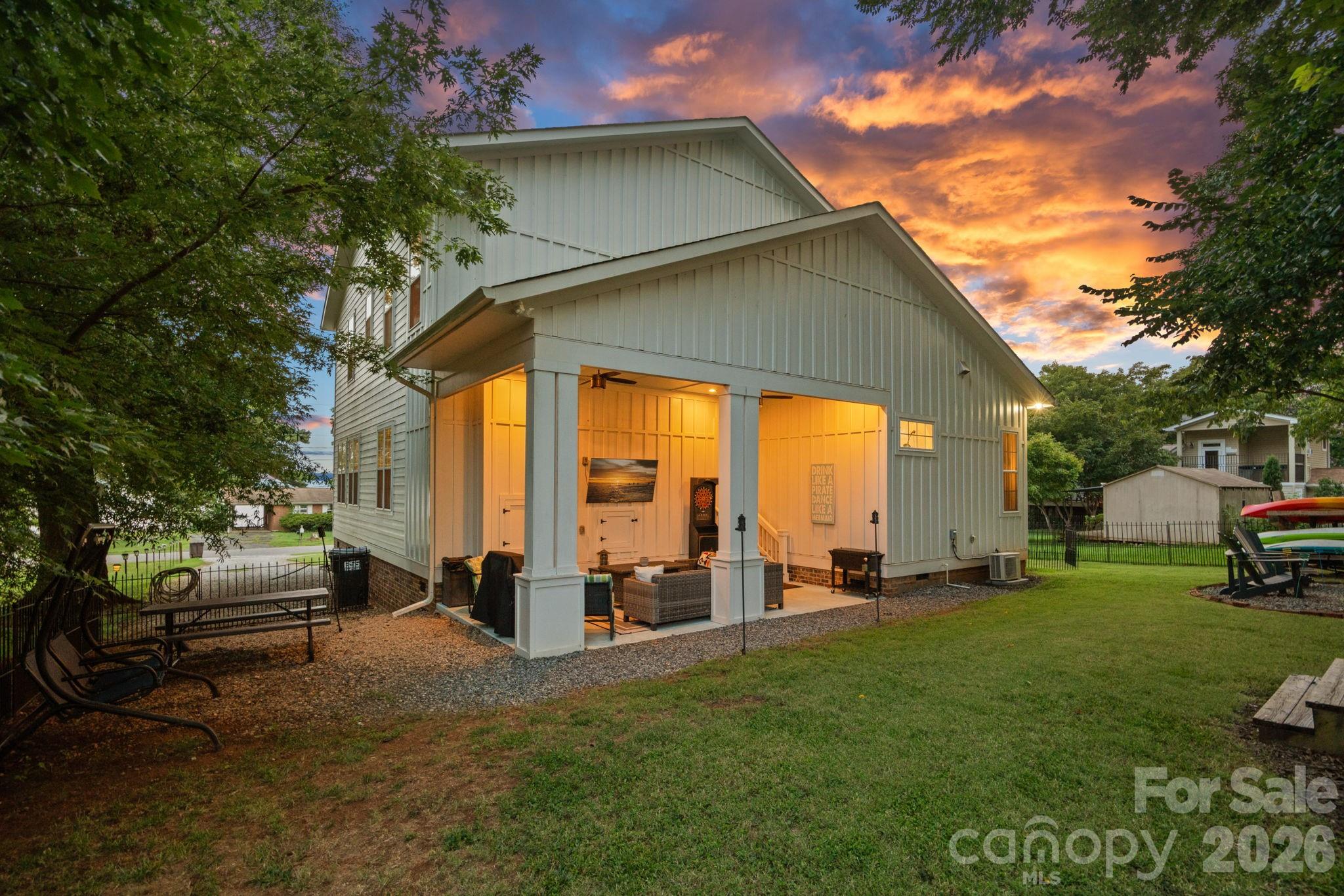 135 Surfside Lane Property Photo 33