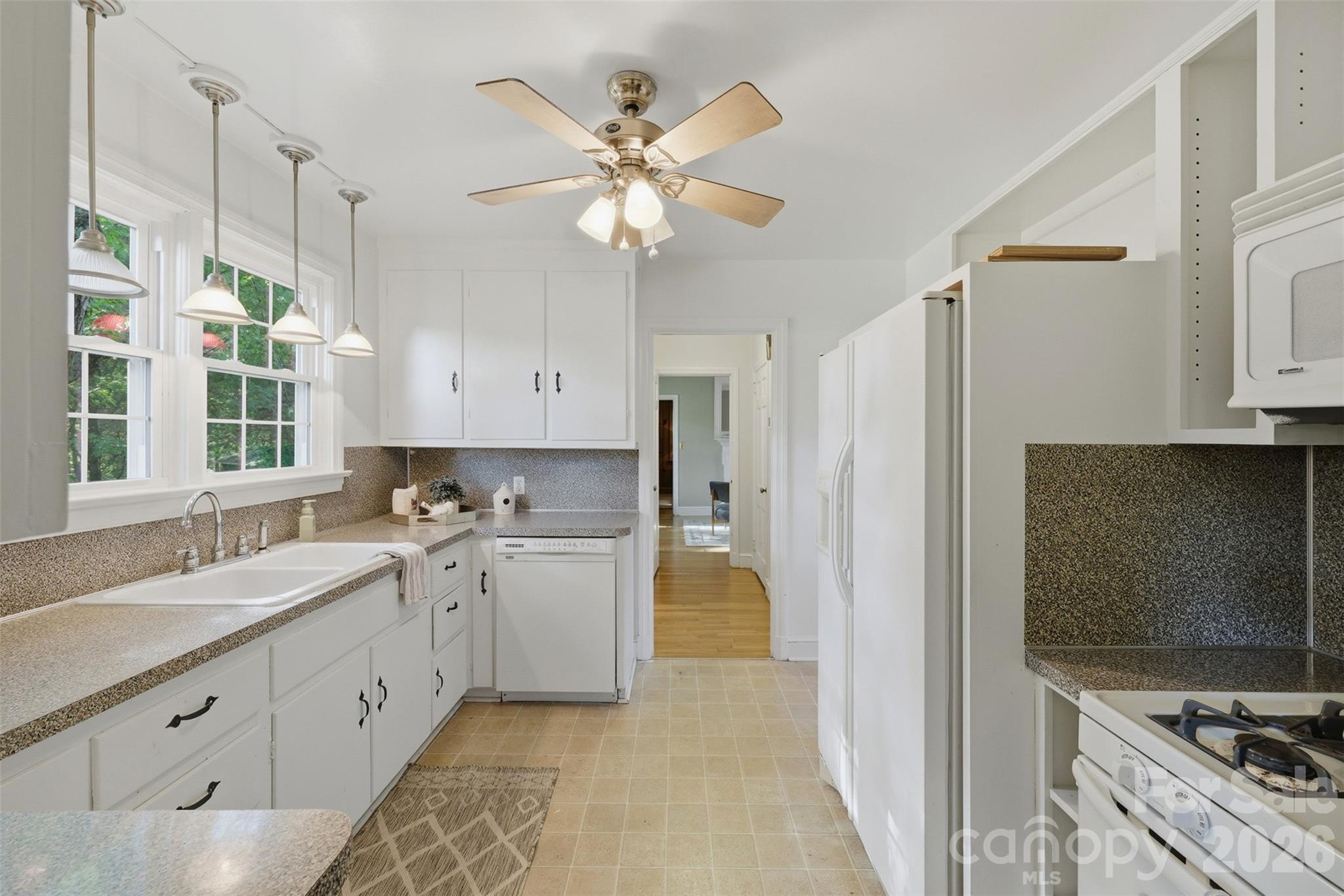 330 S Center Street Property Photo 14