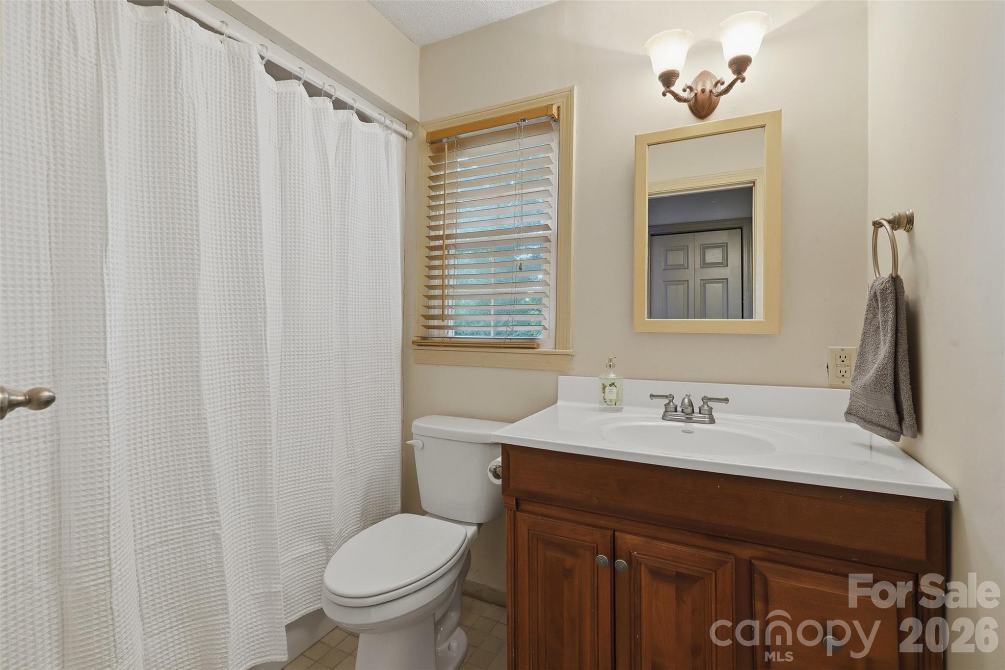 330 S Center Street Property Photo 20