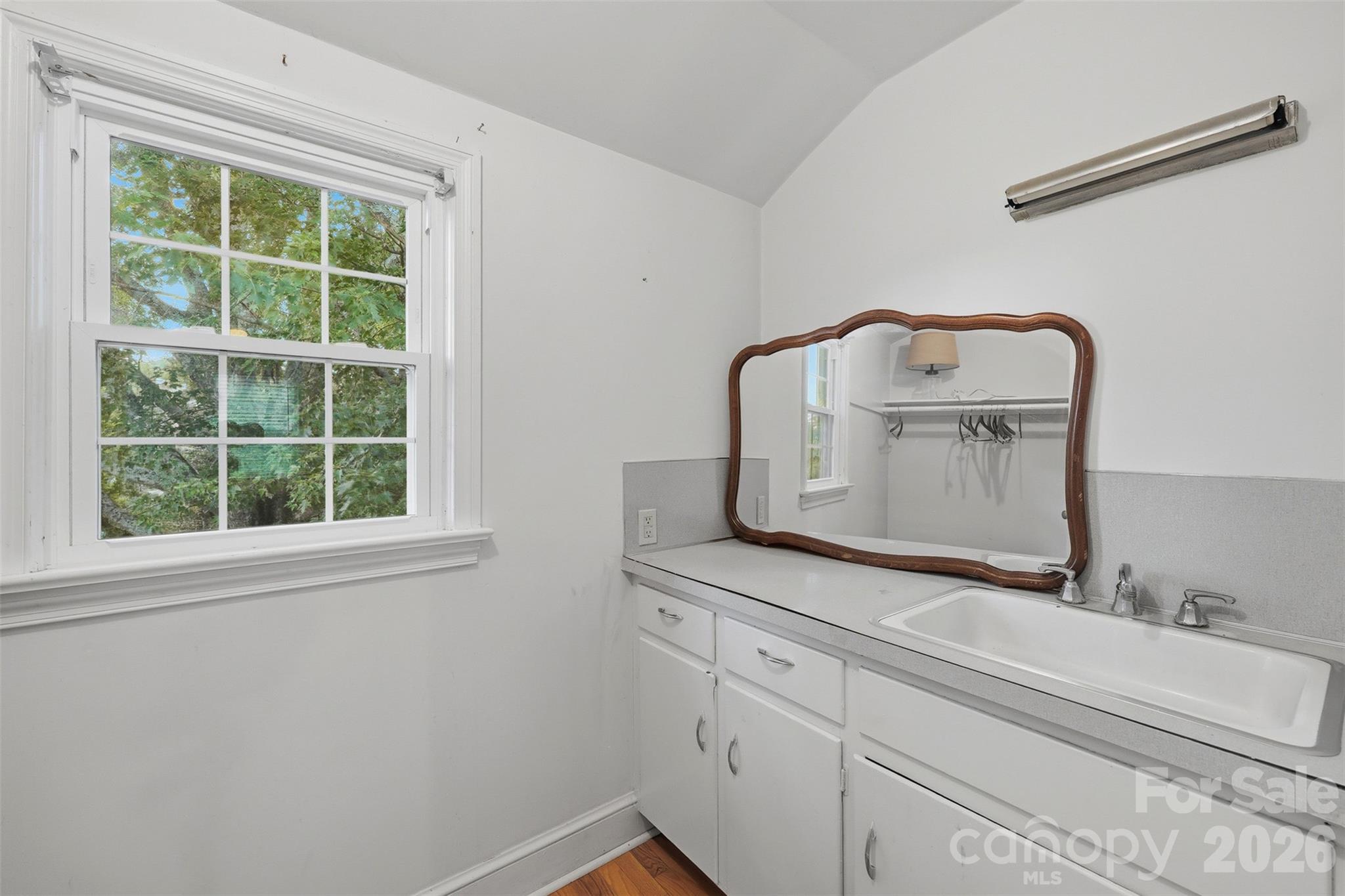 330 S Center Street Property Photo 31