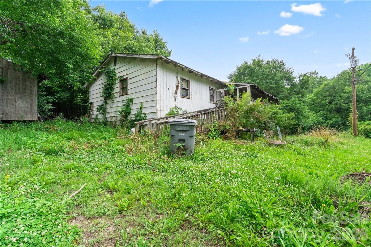 668 Childers Street Property Photo 6
