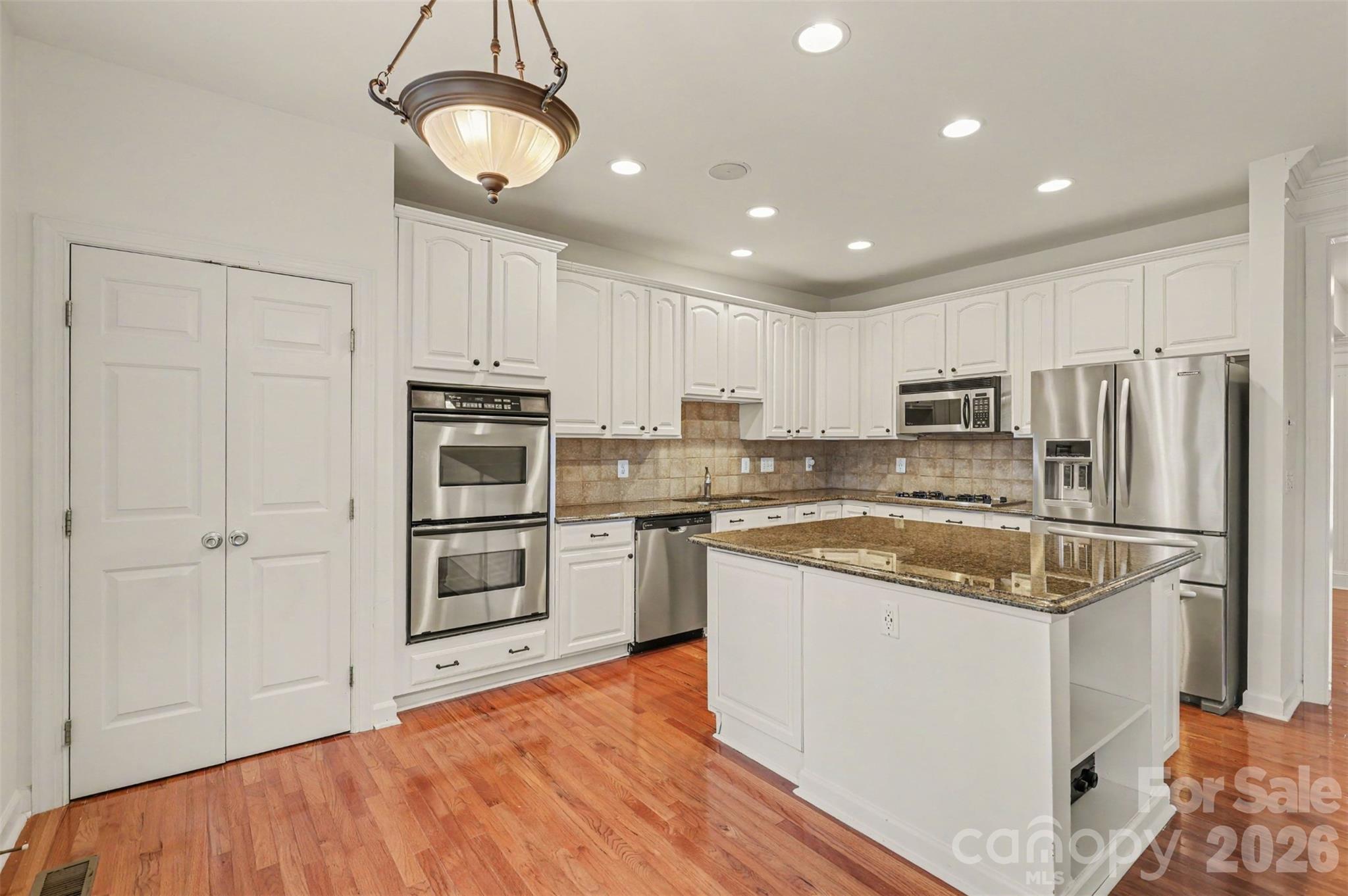 3251 Luke Crossing Drive Property Photo 9