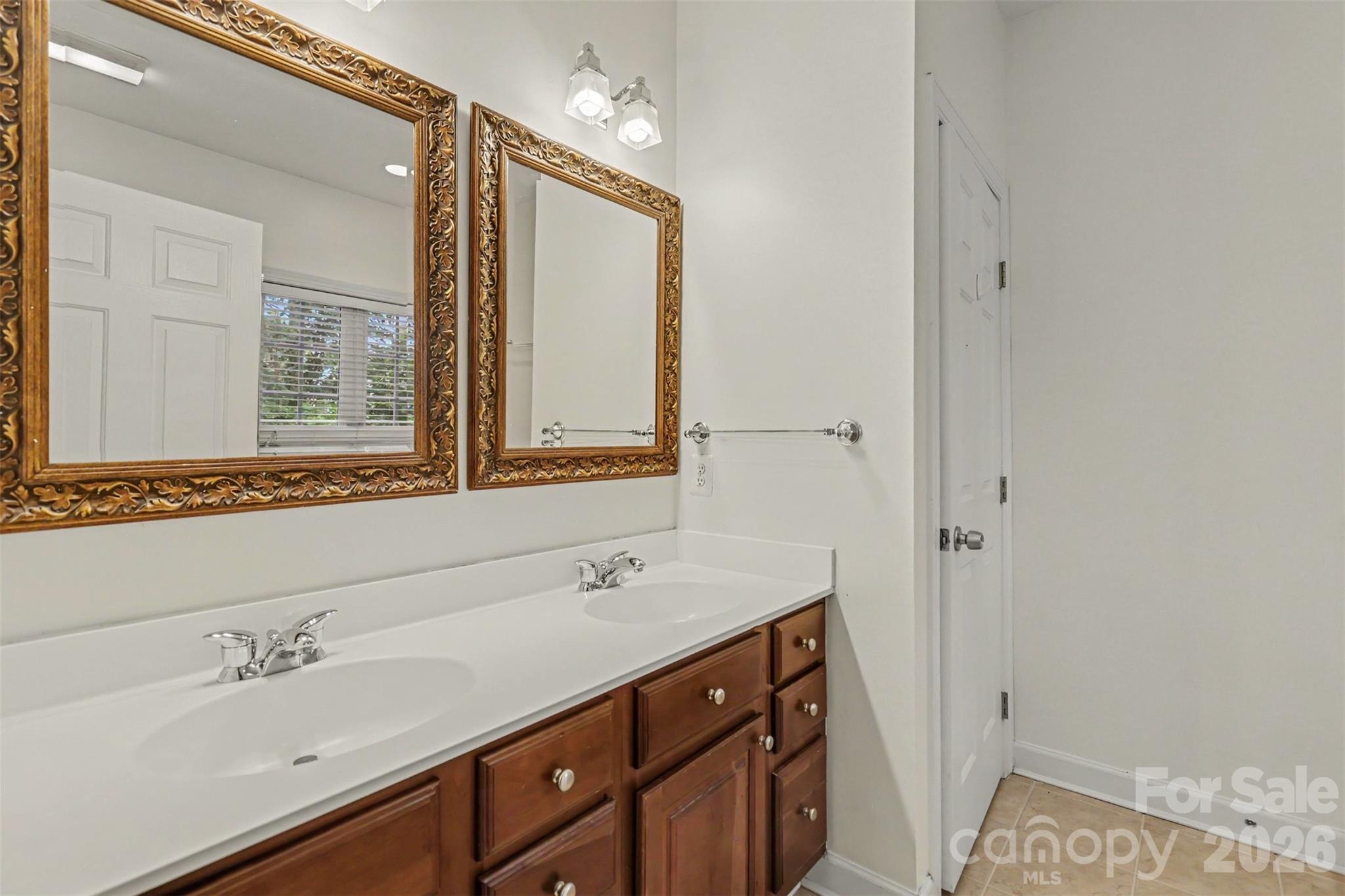 3251 Luke Crossing Drive Property Photo 16