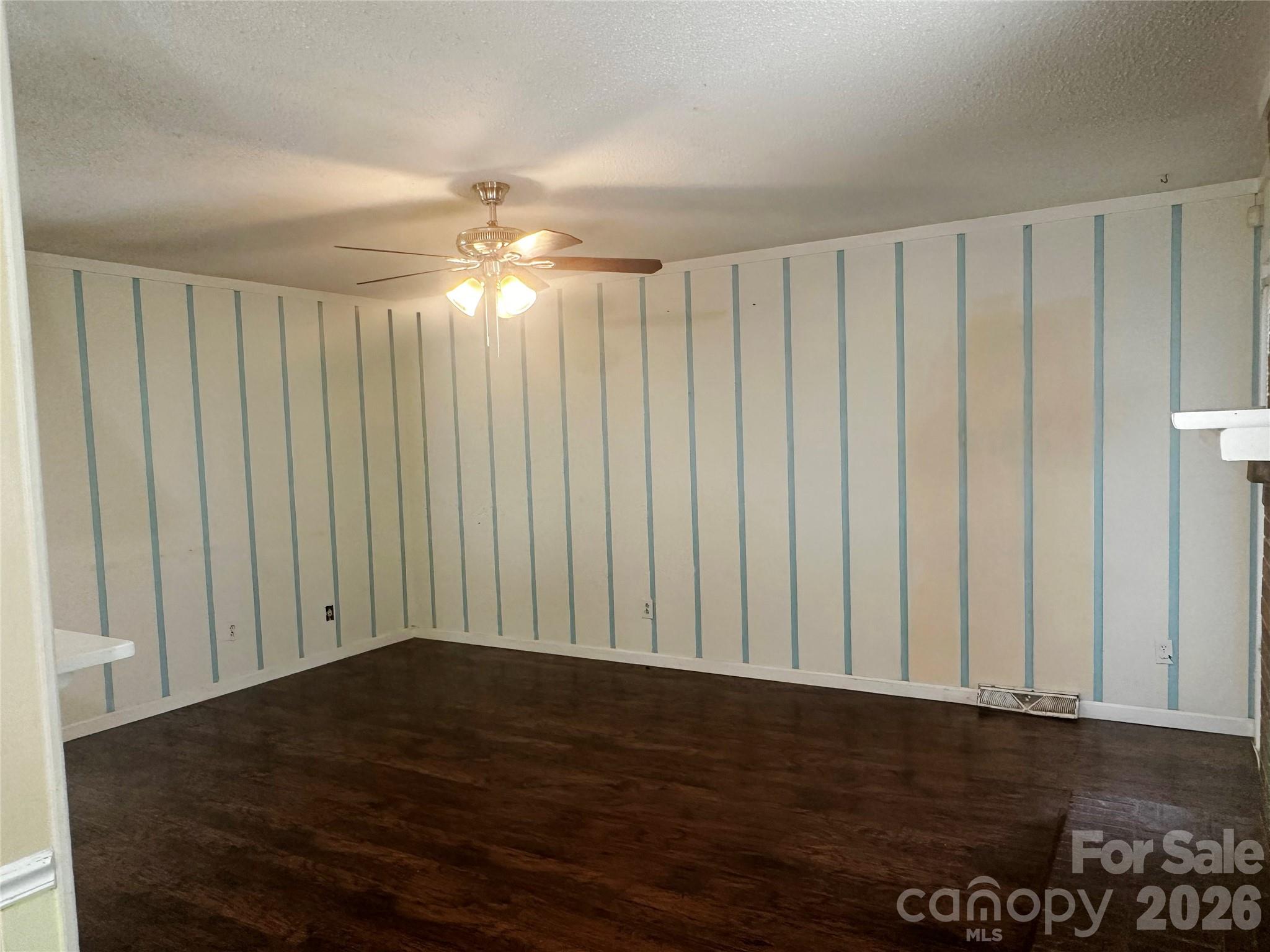 9607 Barkridge Road Property Photo 12