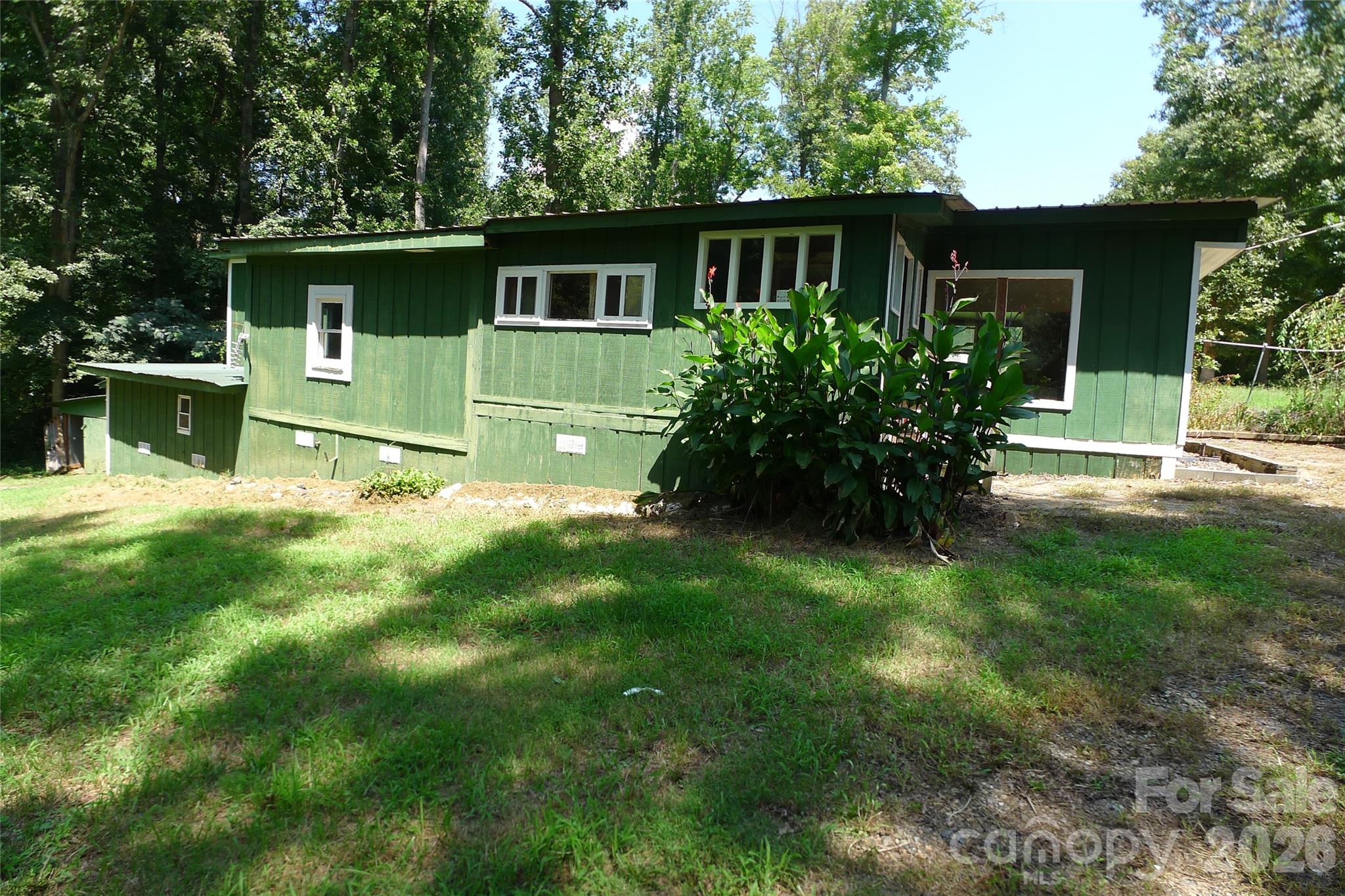 162 Oak Tree Drive Property Photo 1