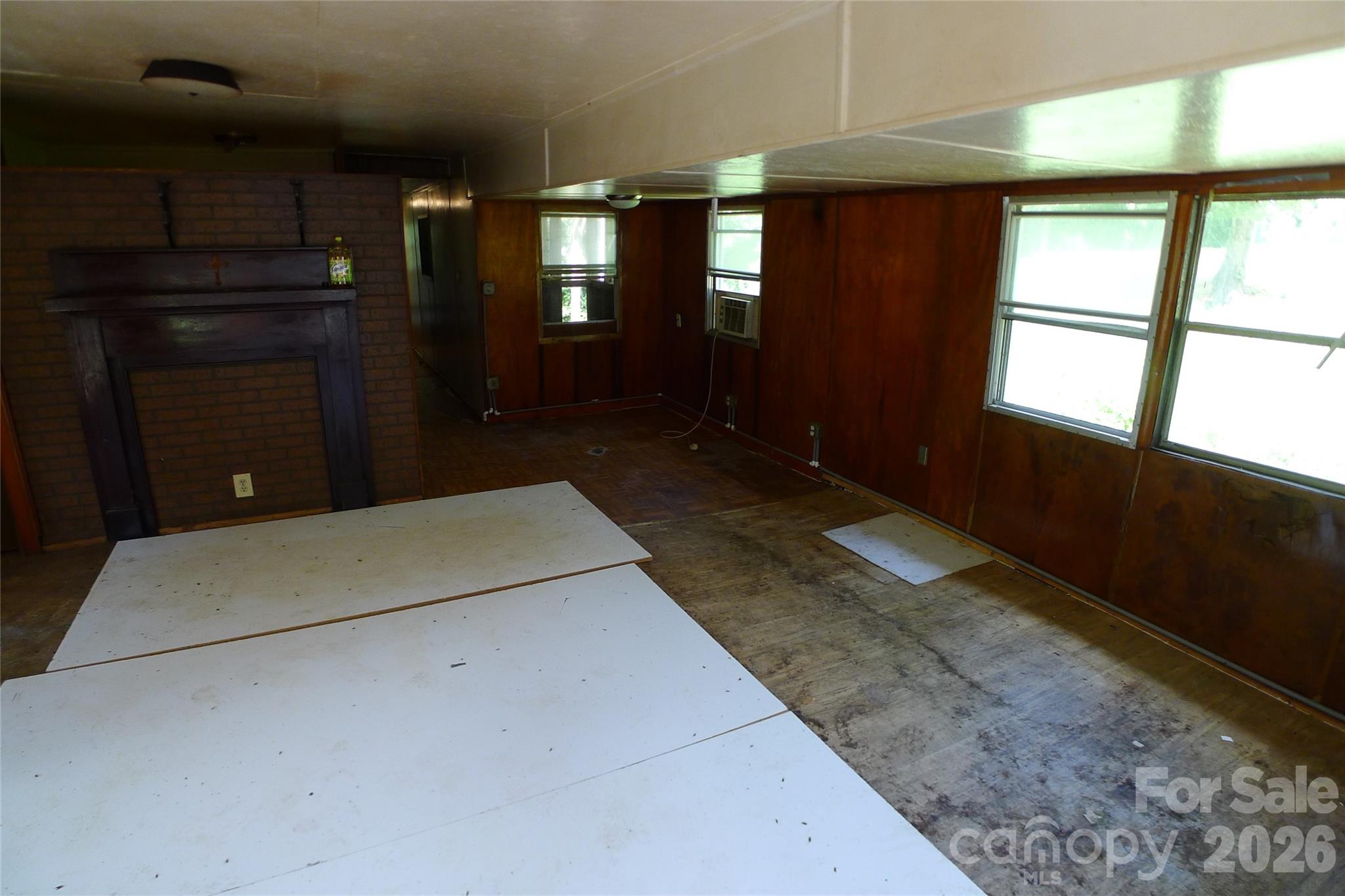 162 Oak Tree Drive Property Photo 5