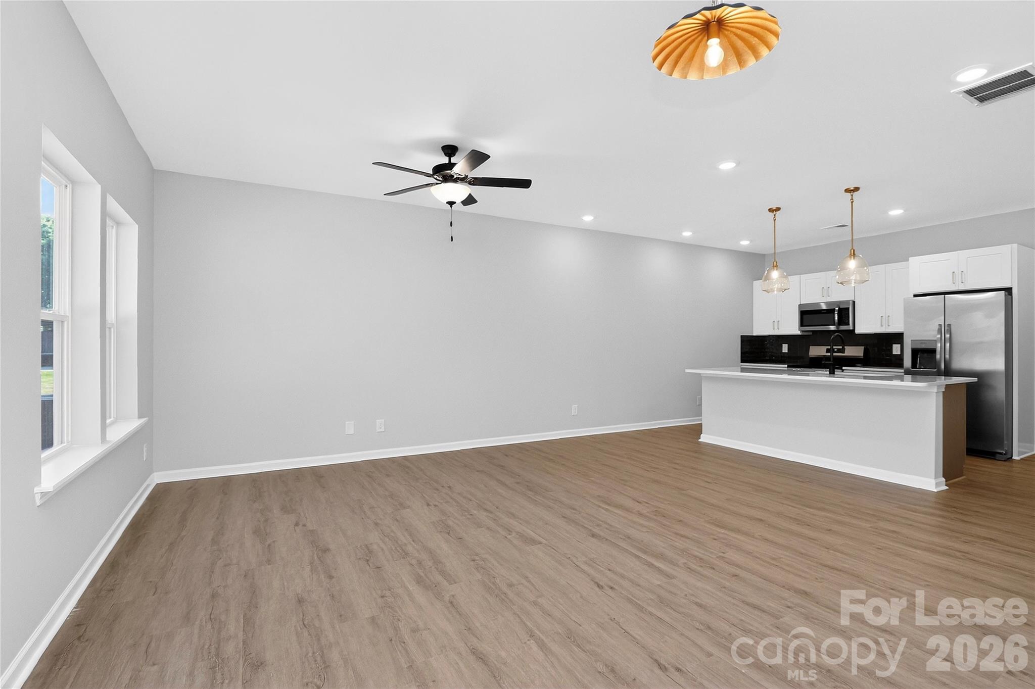 337 N Hoskins Road Property Photo 4
