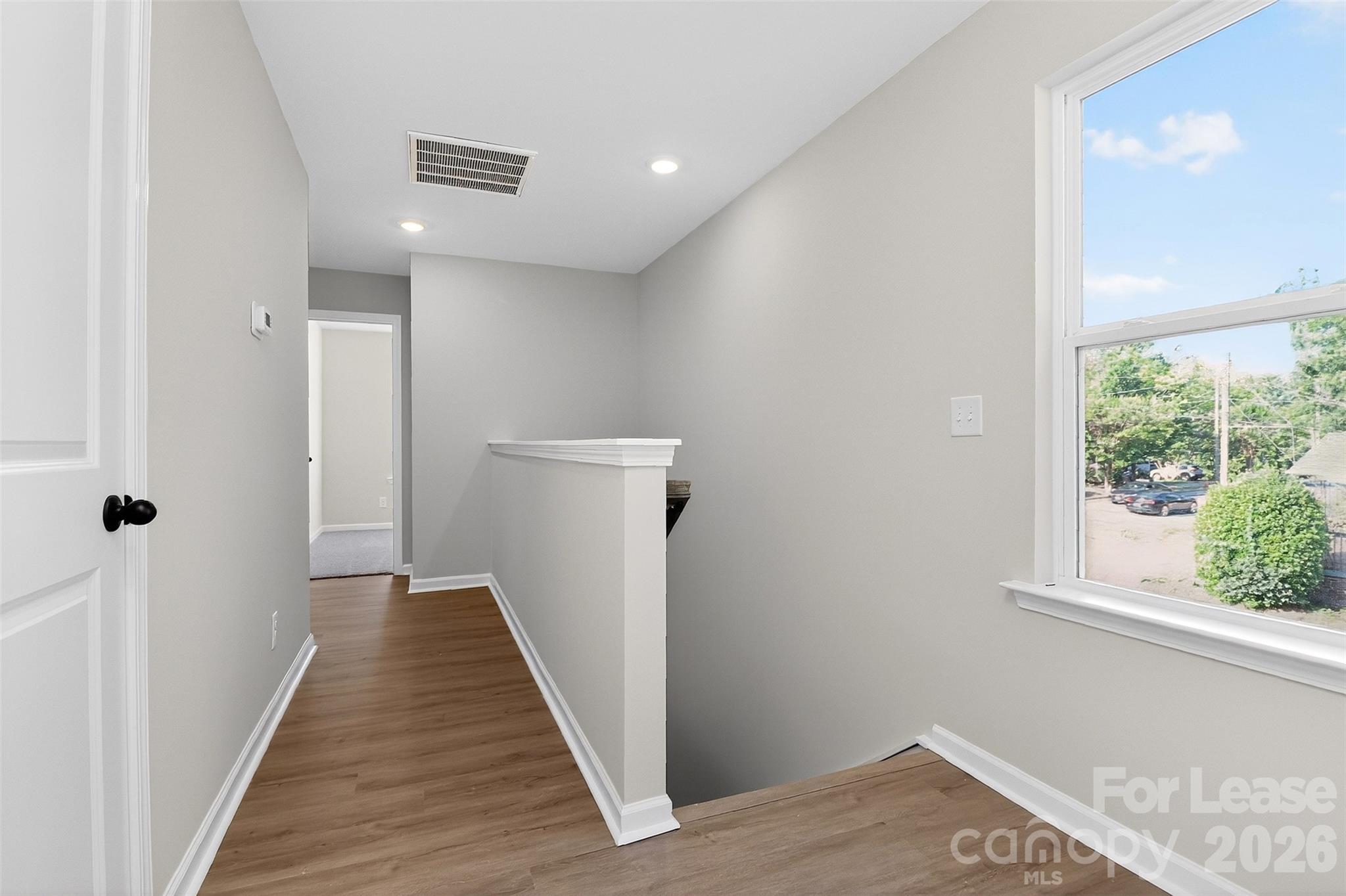 337 N Hoskins Road Property Photo 8