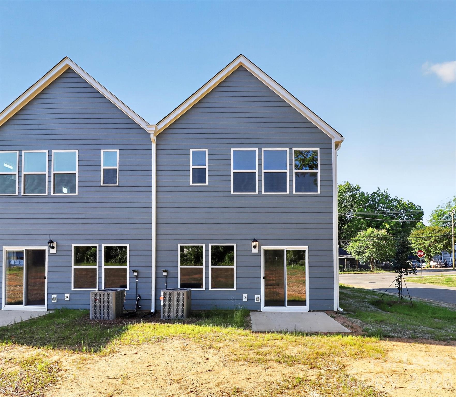 337 N Hoskins Road Property Photo 17