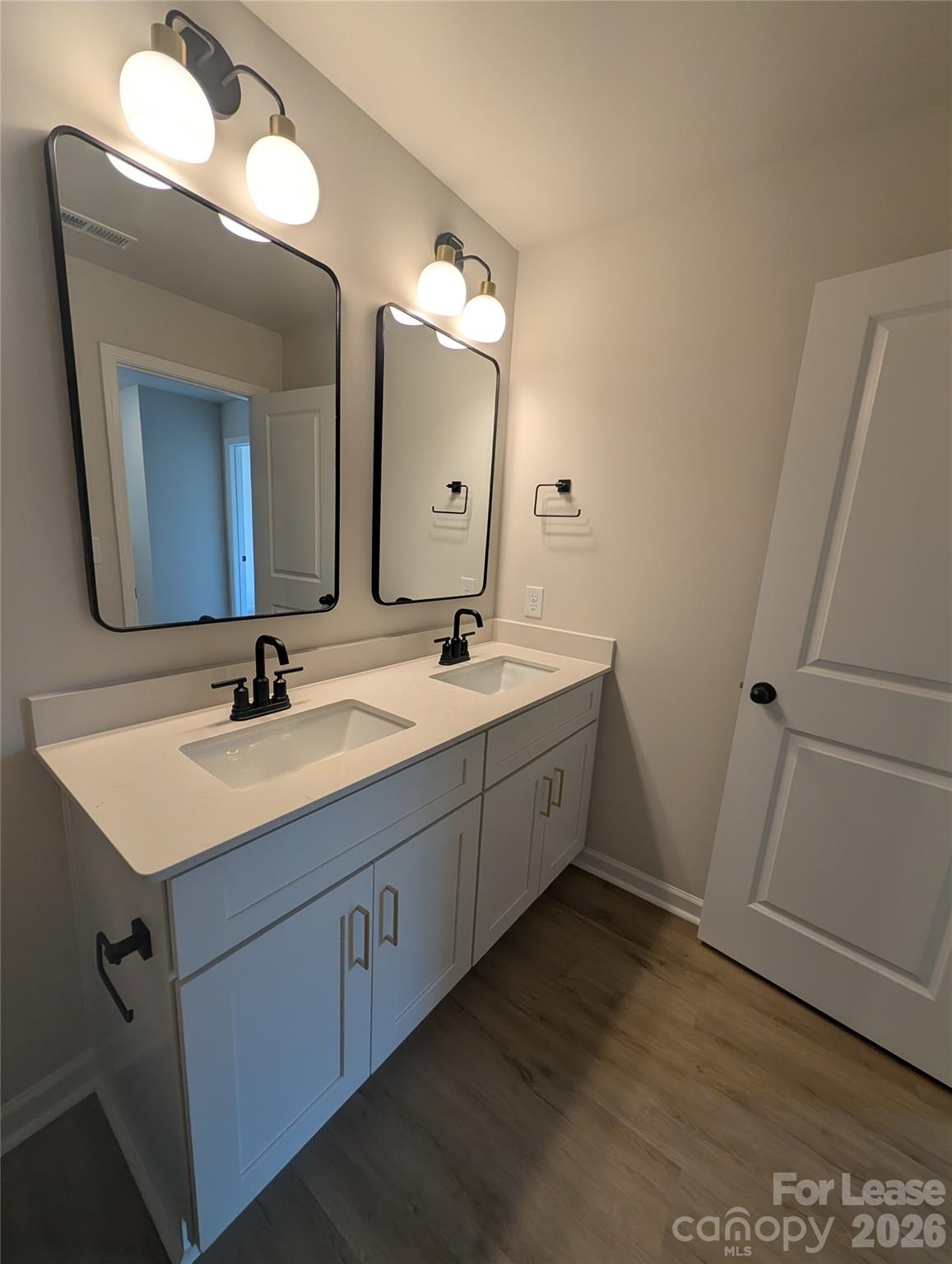 337 N Hoskins Road Property Photo 29