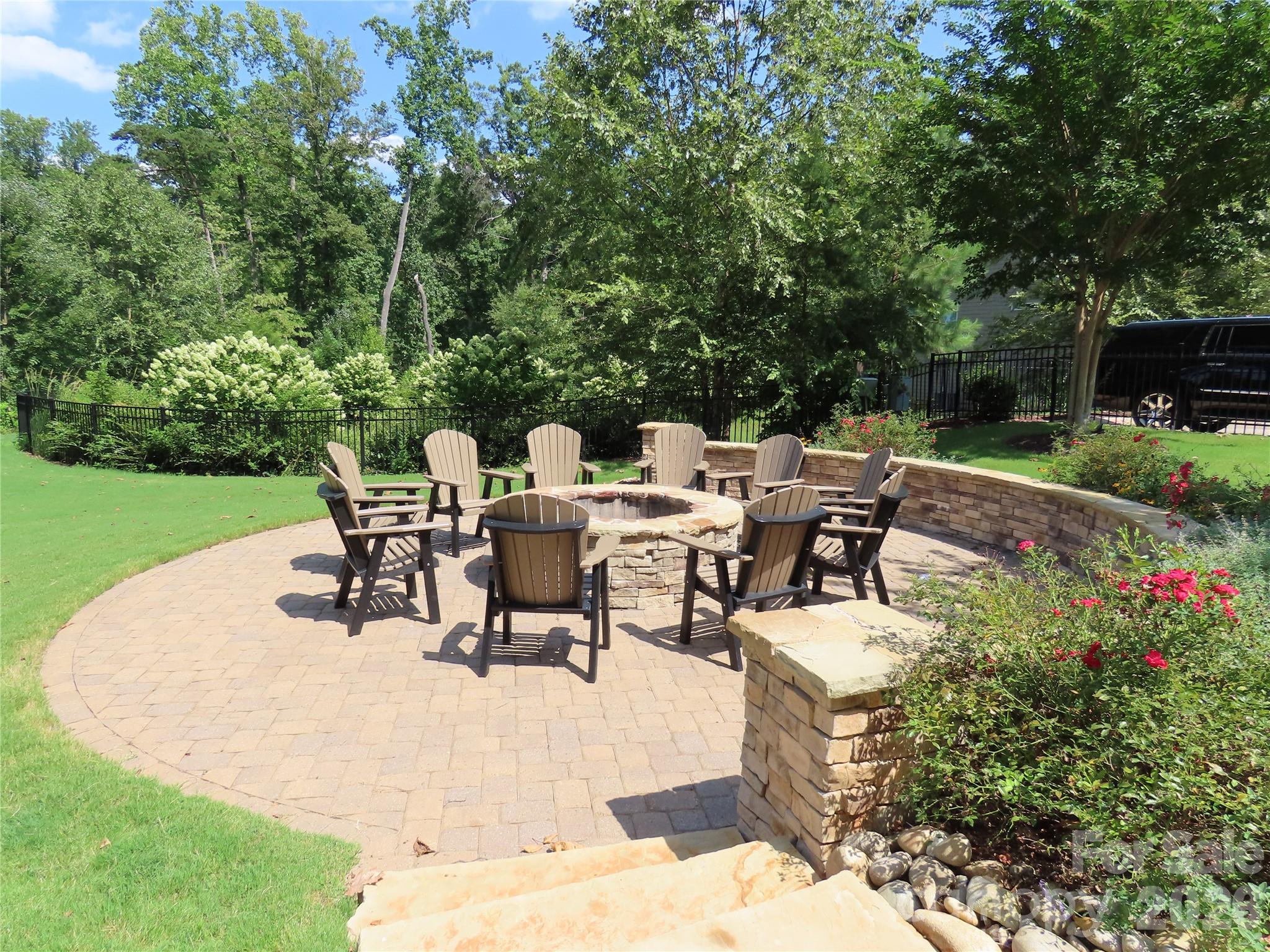 125 Lanyard Drive D Property Photo 34