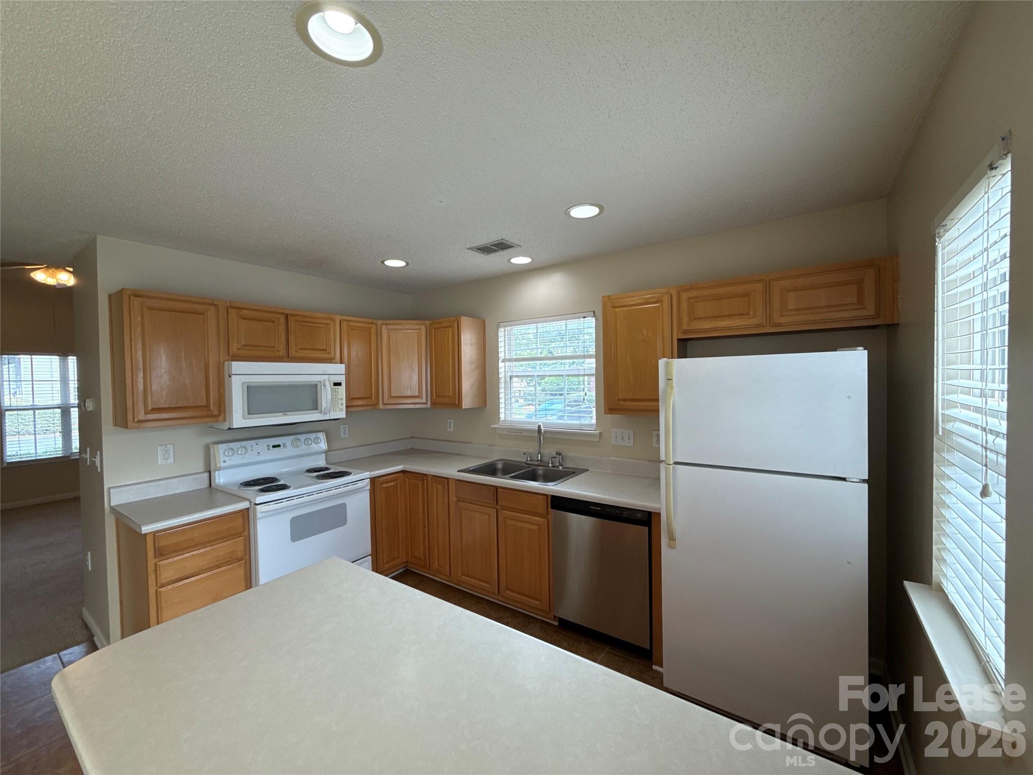 15318 Brynfield Drive Property Photo 5