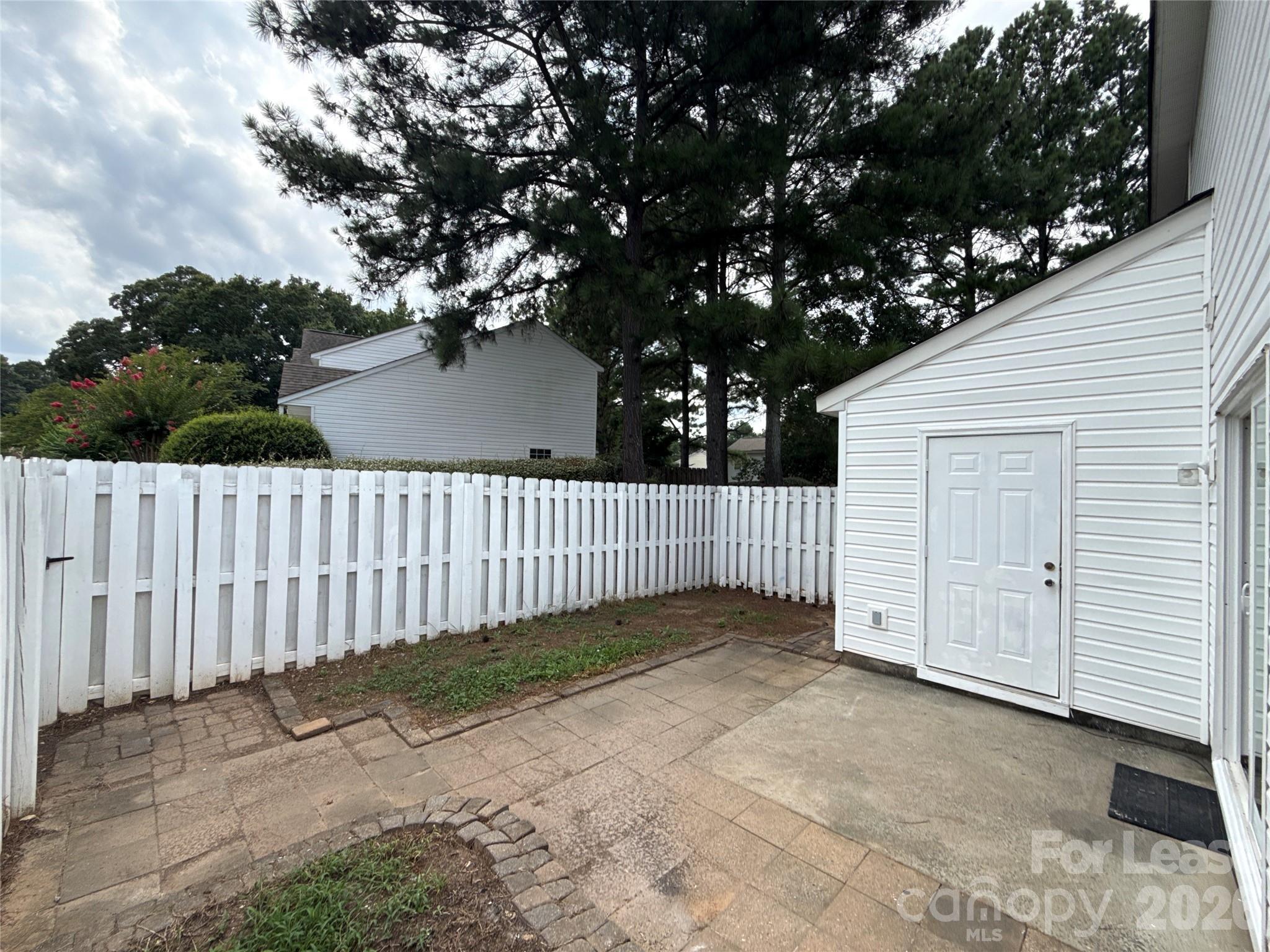 15318 Brynfield Drive Property Photo 14
