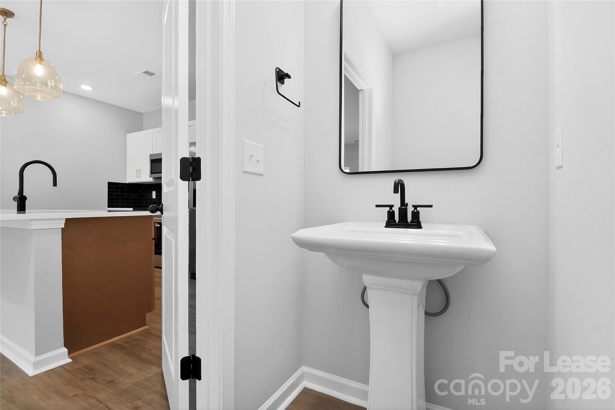 333 N Hoskins Road Property Photo 16