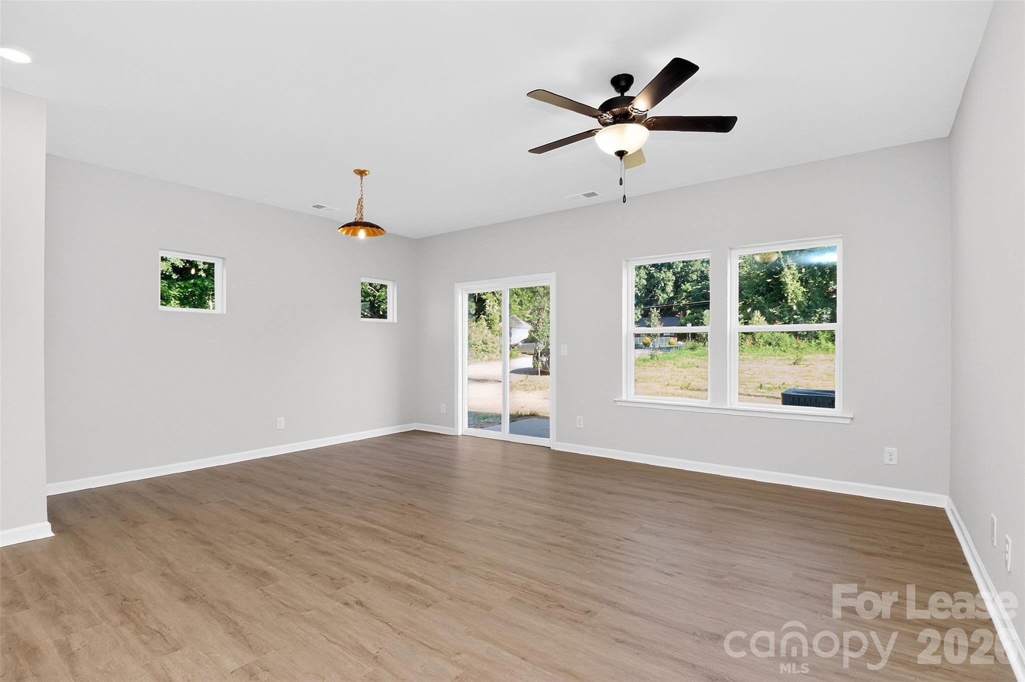 333 N Hoskins Road Property Photo 17