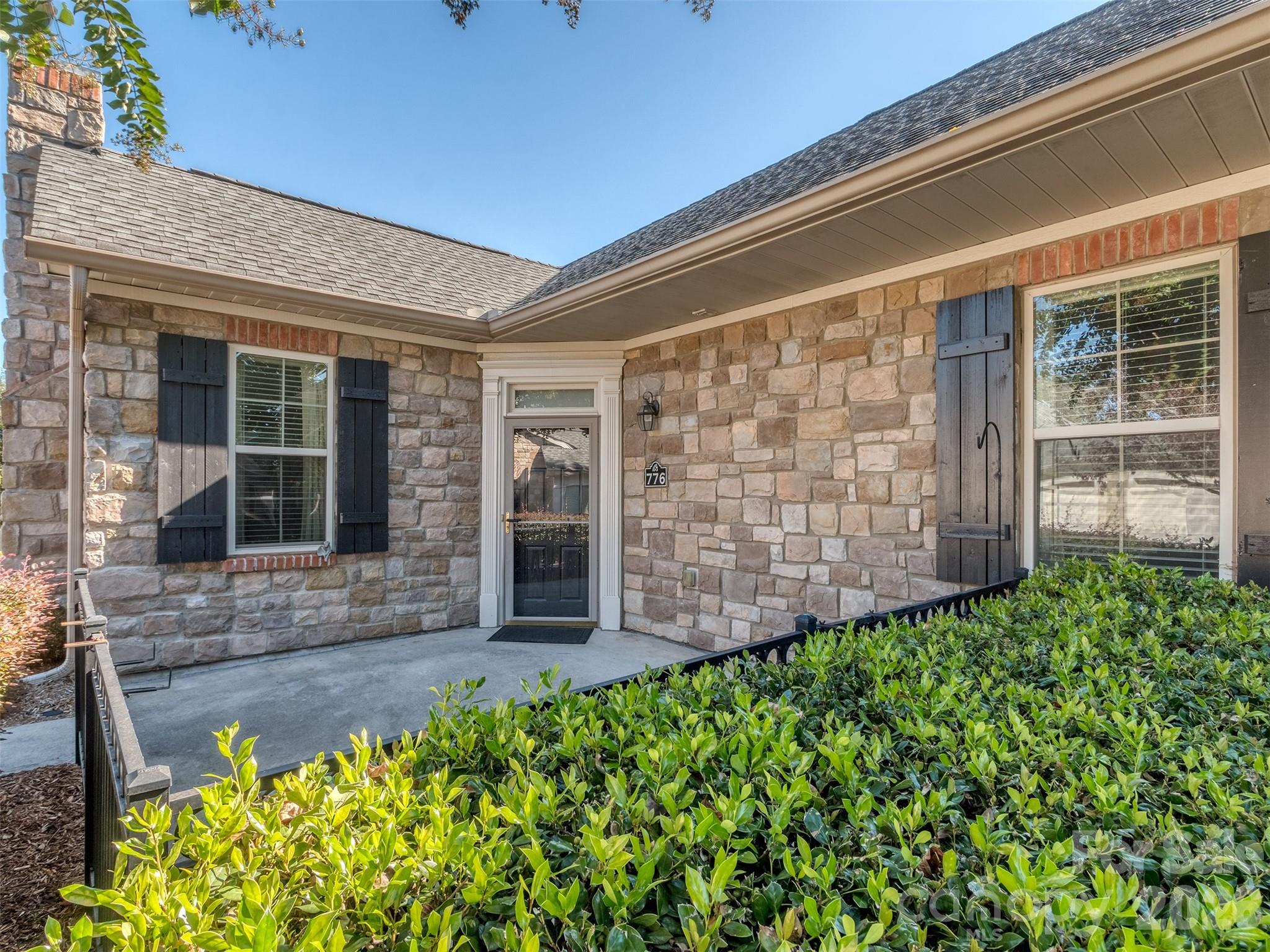 776 Ledgestone Court Property Photo 2