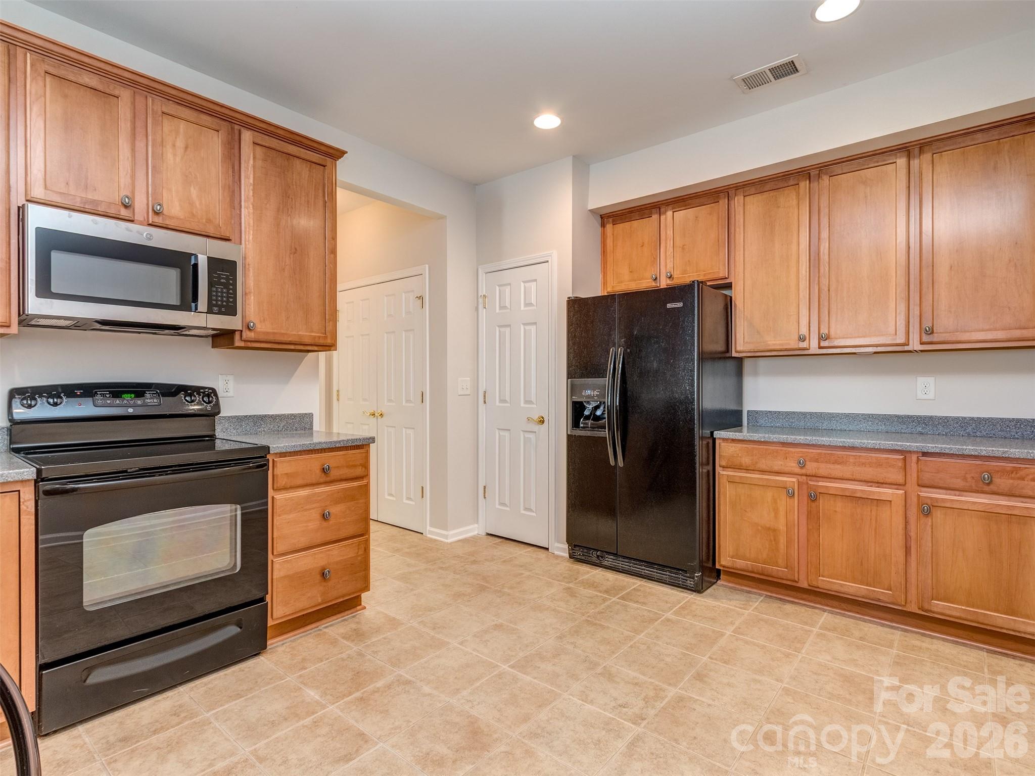 776 Ledgestone Court Property Photo 3