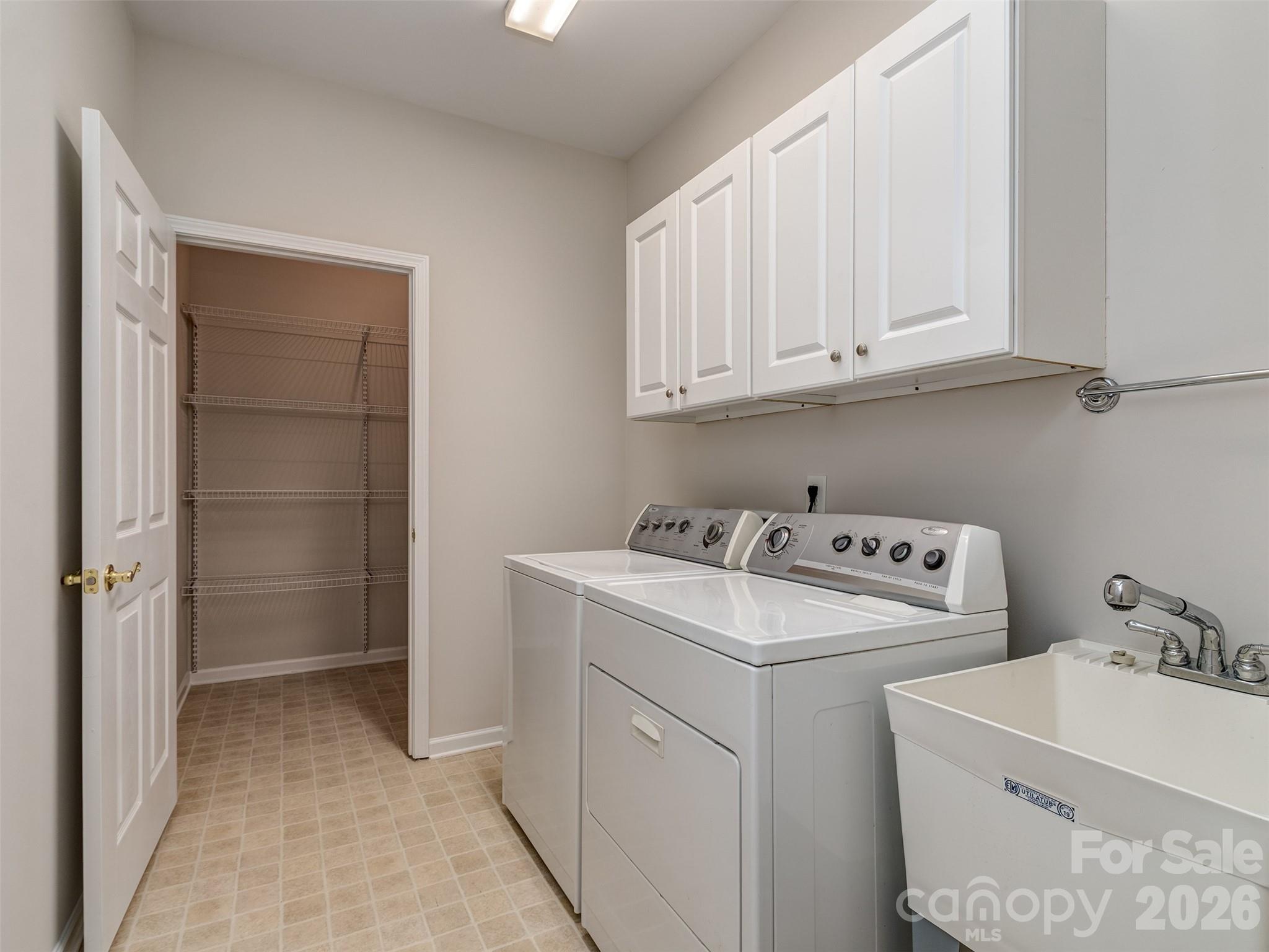 776 Ledgestone Court Property Photo 17