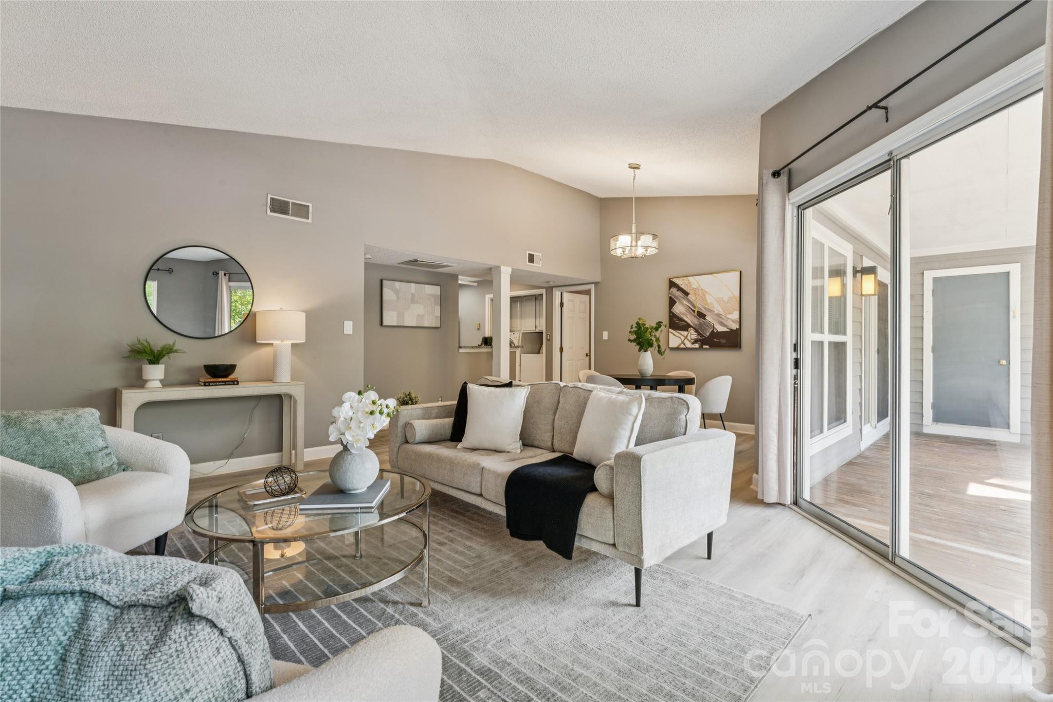 7407 Ashfield Court Property Photo 8