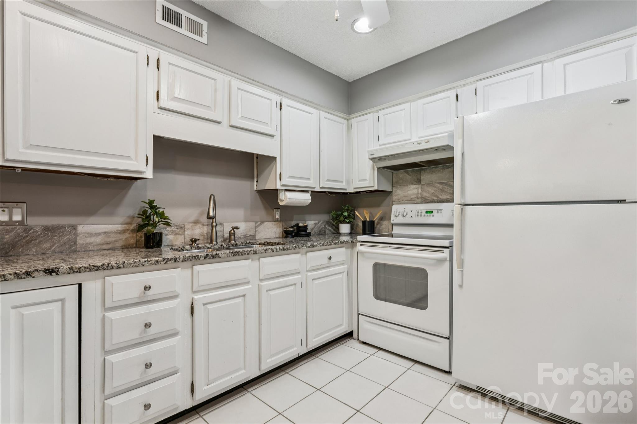 7407 Ashfield Court Property Photo 10