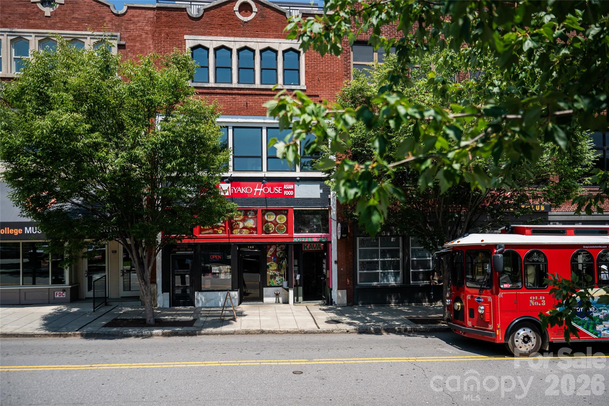 122 College Street 201 Property Photo 2