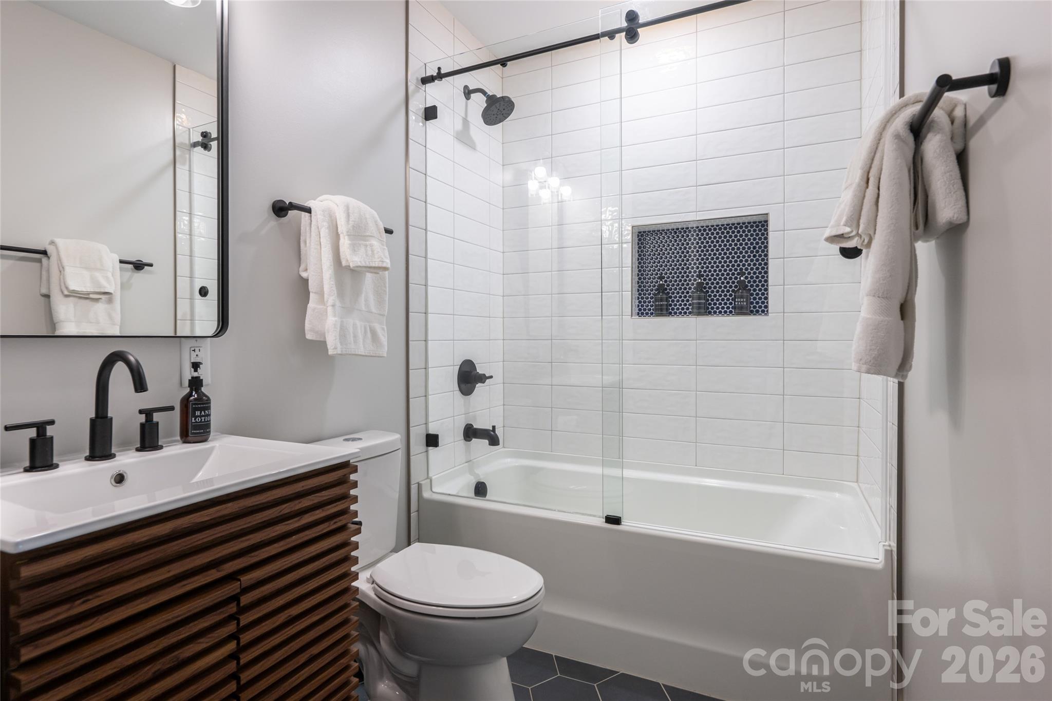 122 College Street 201 Property Photo 28
