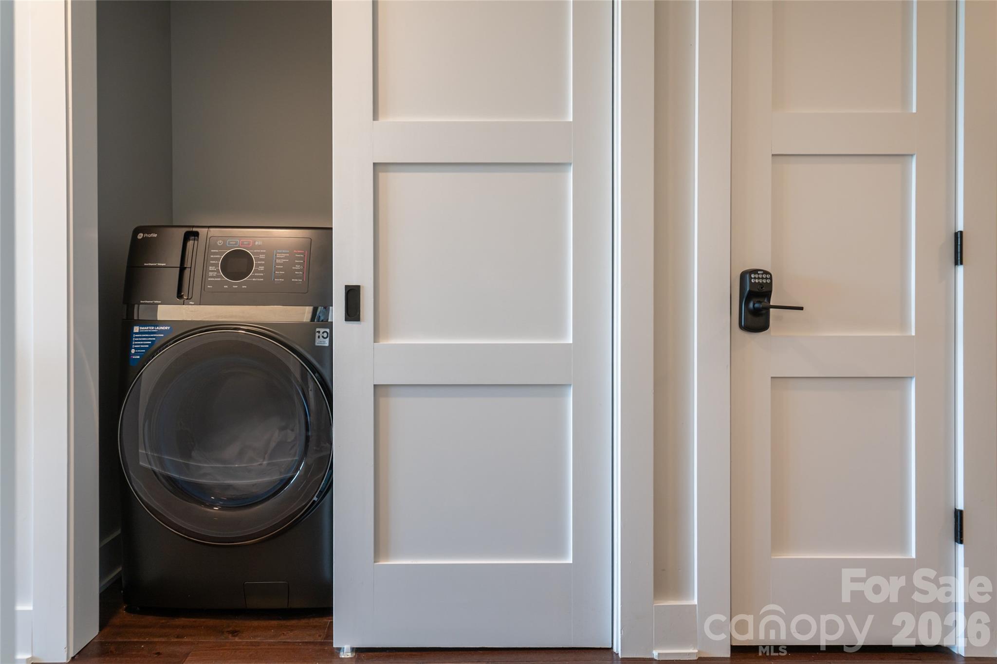 122 College Street 201 Property Photo 32