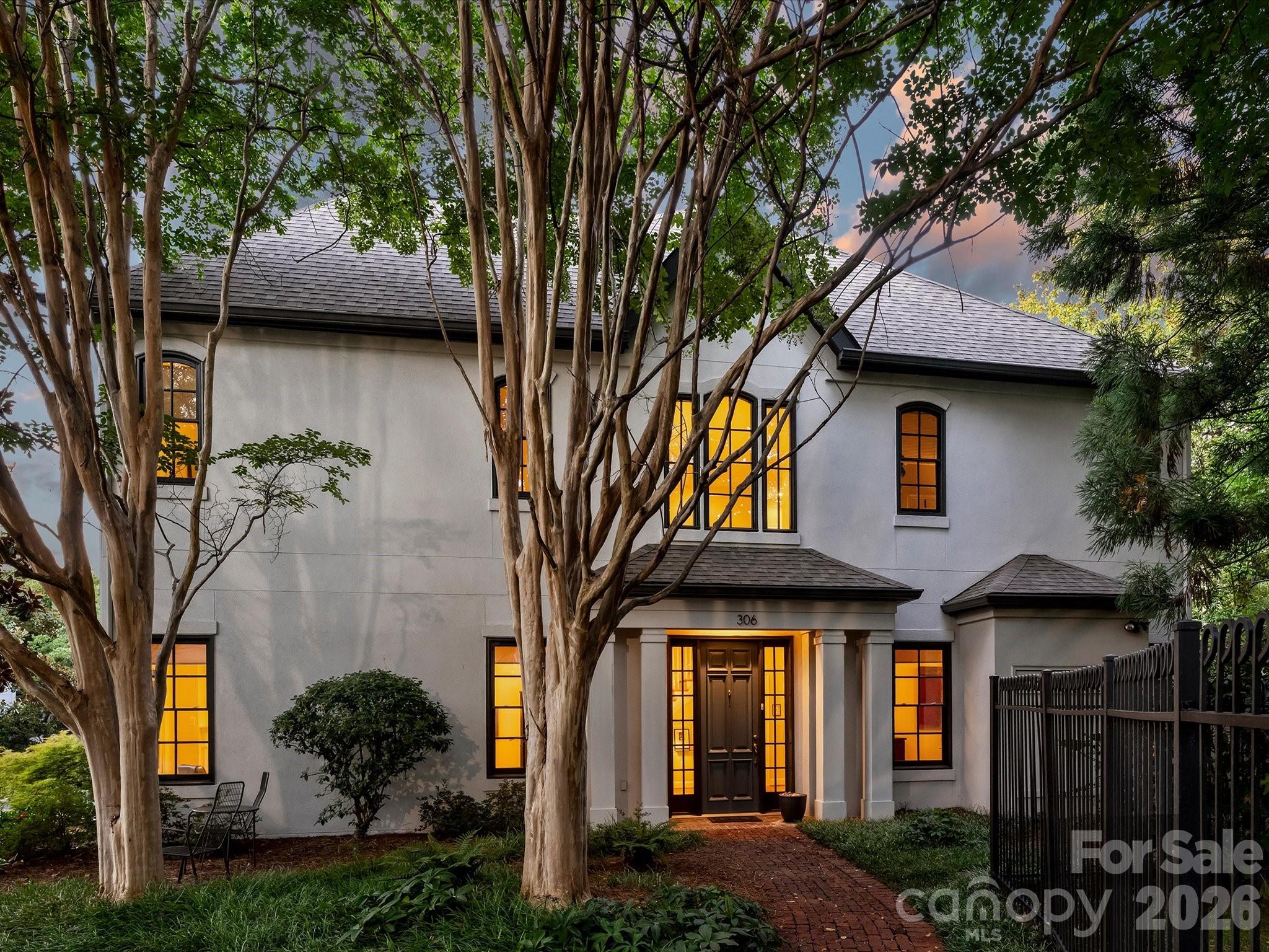 306 Wendover Heights Circle Property Photo 2