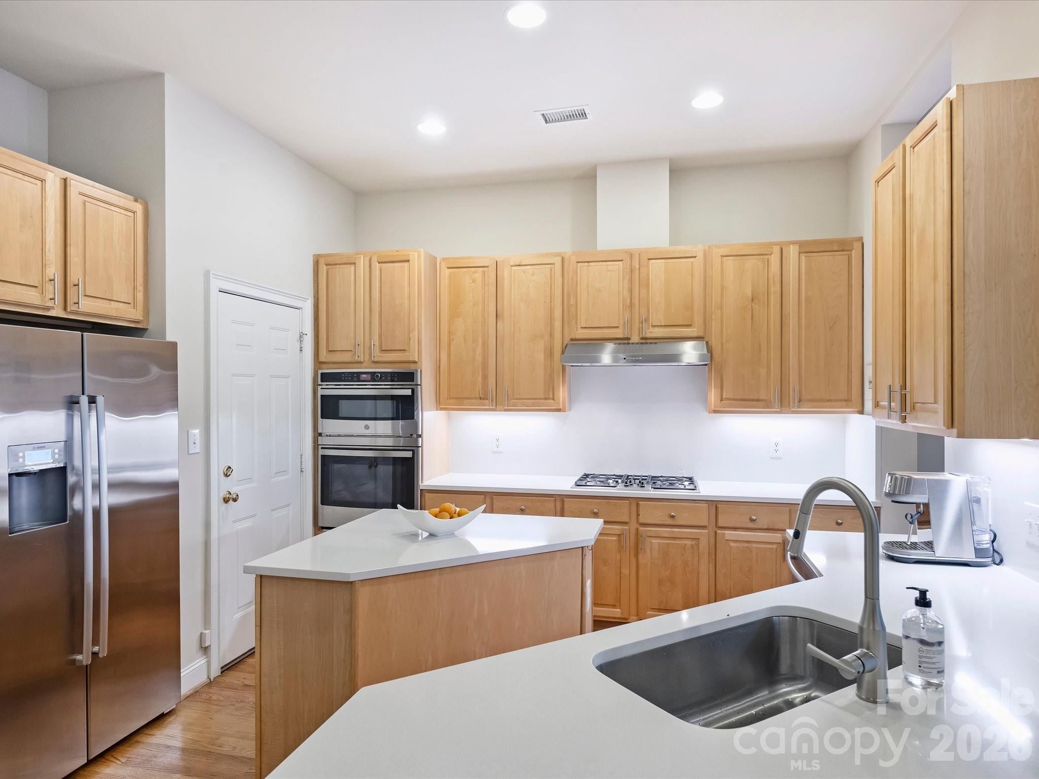 306 Wendover Heights Circle Property Photo 14