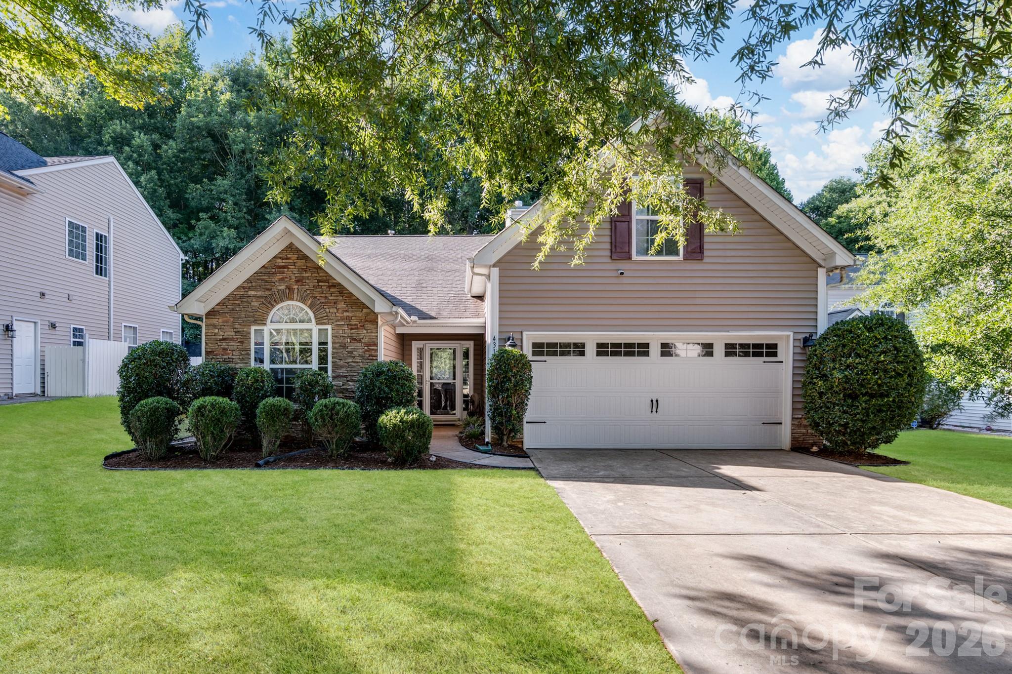 4311 Wiregrass Road Property Photo 1