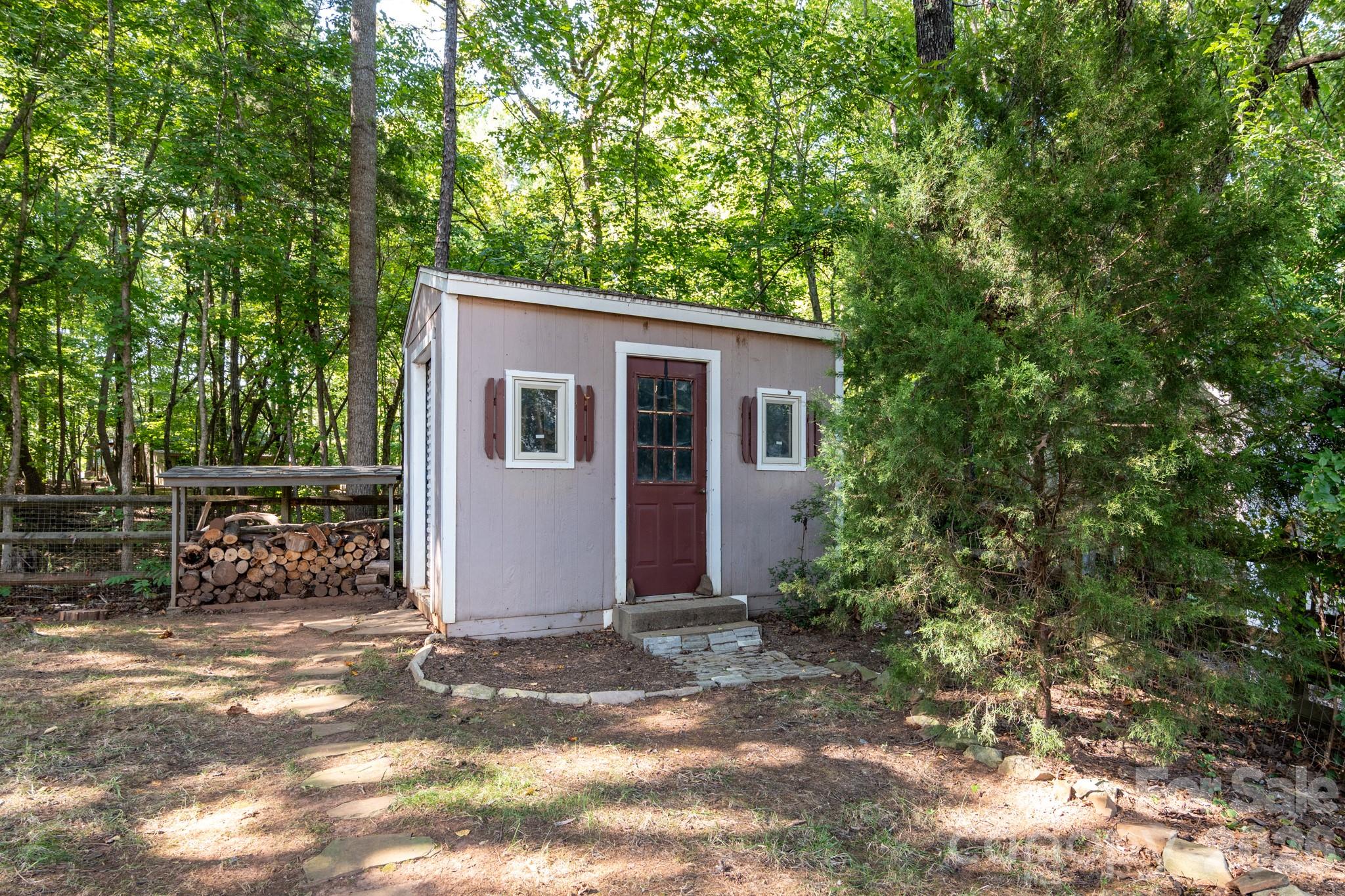 4311 Wiregrass Road Property Photo 34