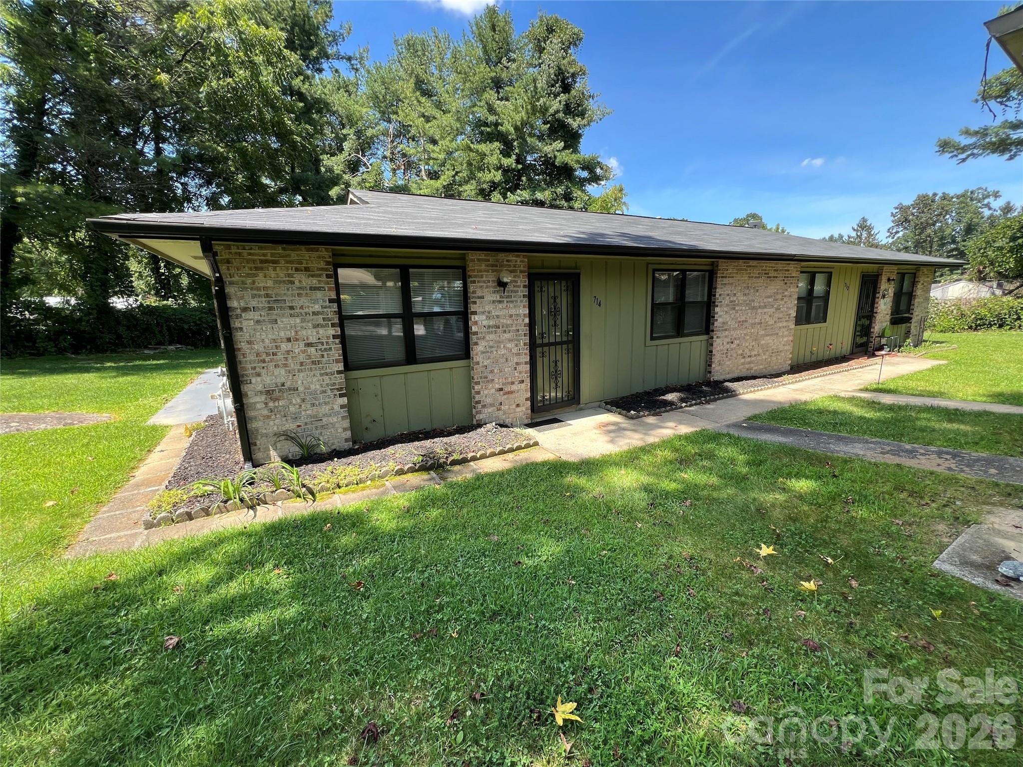 714 Farmington Circle Property Photo 1