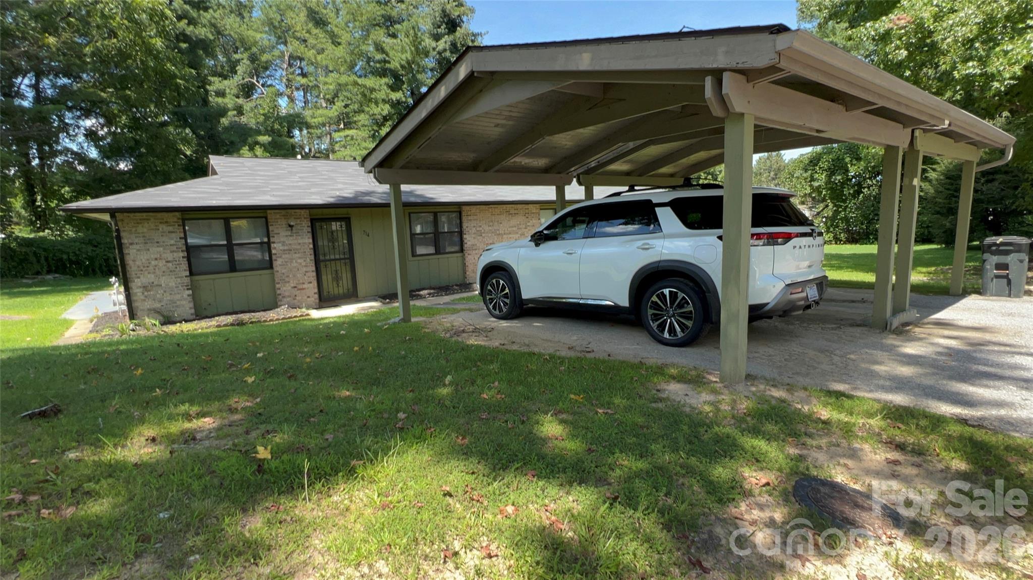 714 Farmington Circle Property Photo 2