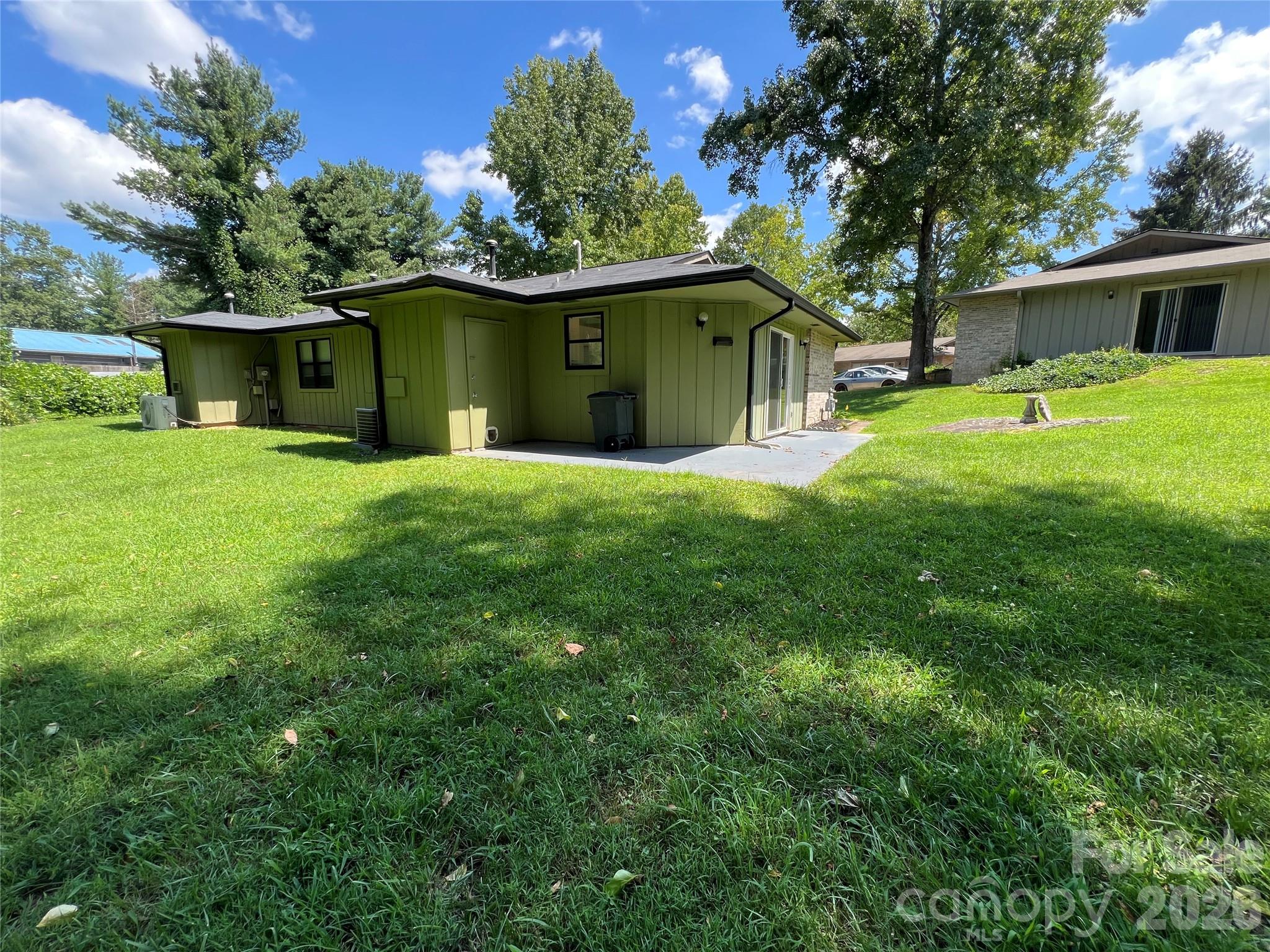 714 Farmington Circle Property Photo 5