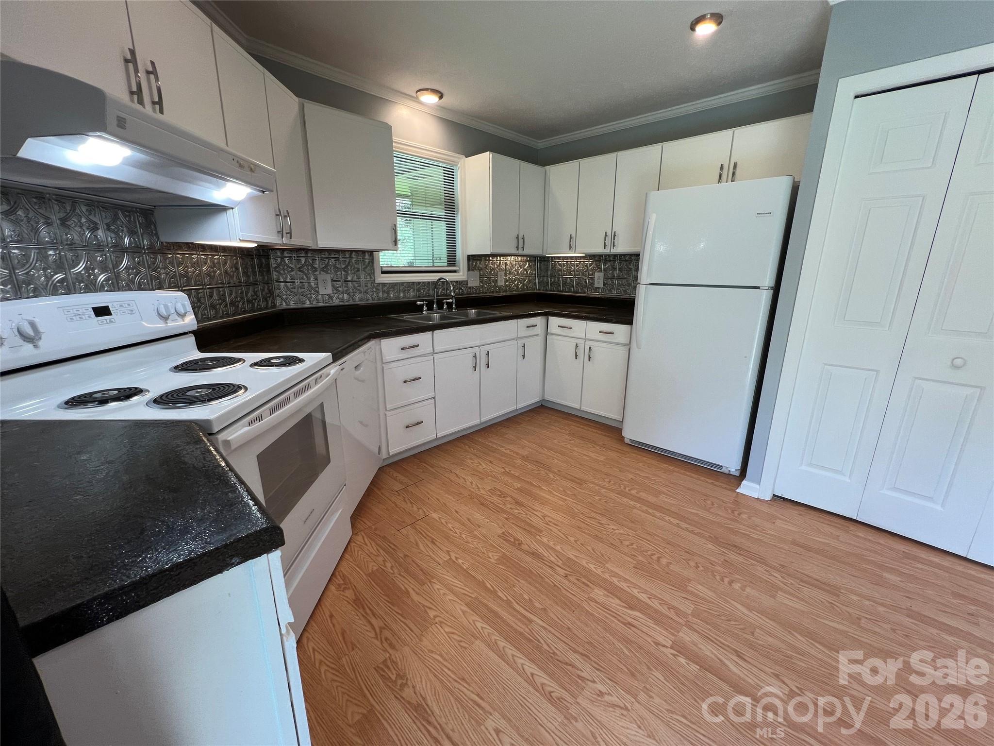 714 Farmington Circle Property Photo 12