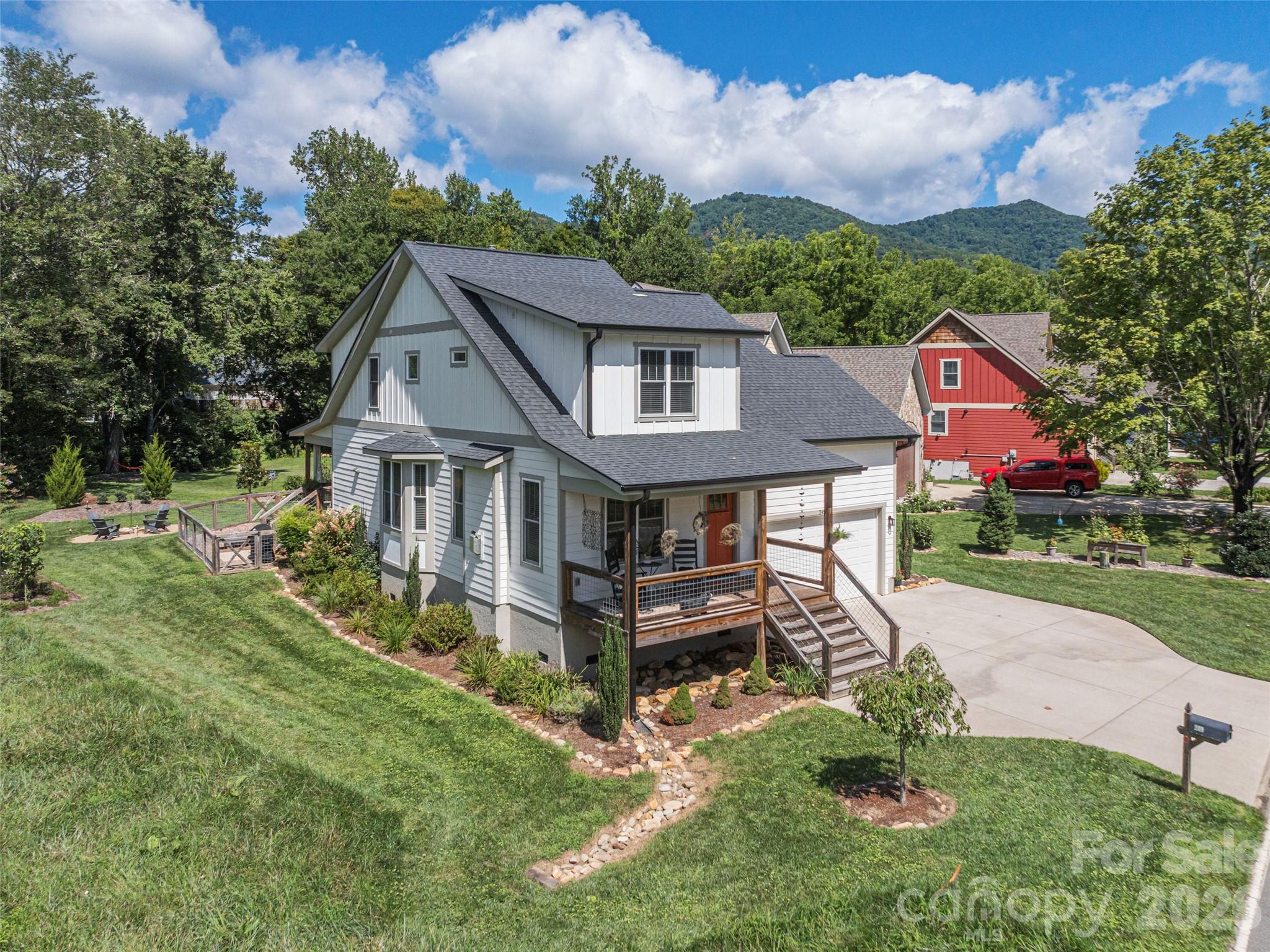 249 Flat Creek Road Property Photo 1