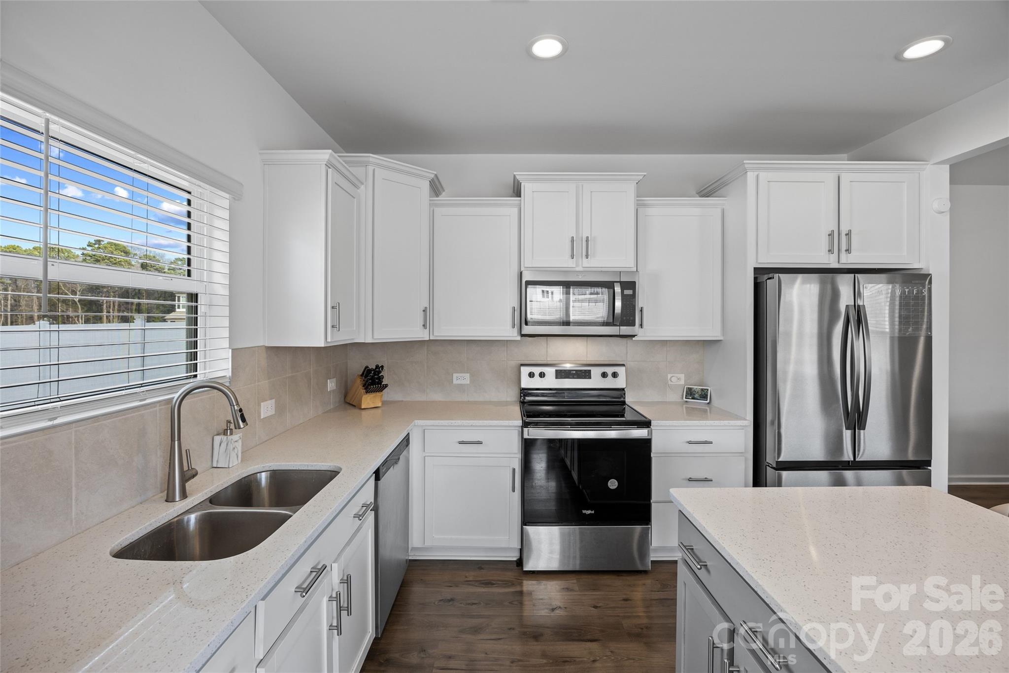 2502 Waverly Drive Property Photo 4