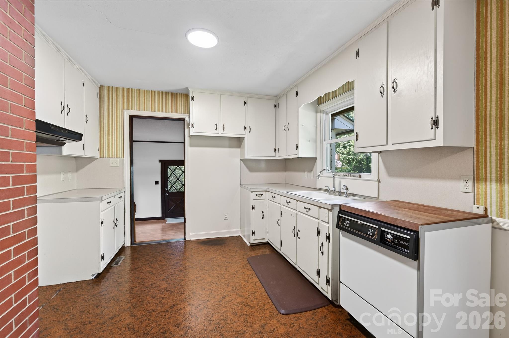 427 S Magnolia Street Property Photo 16