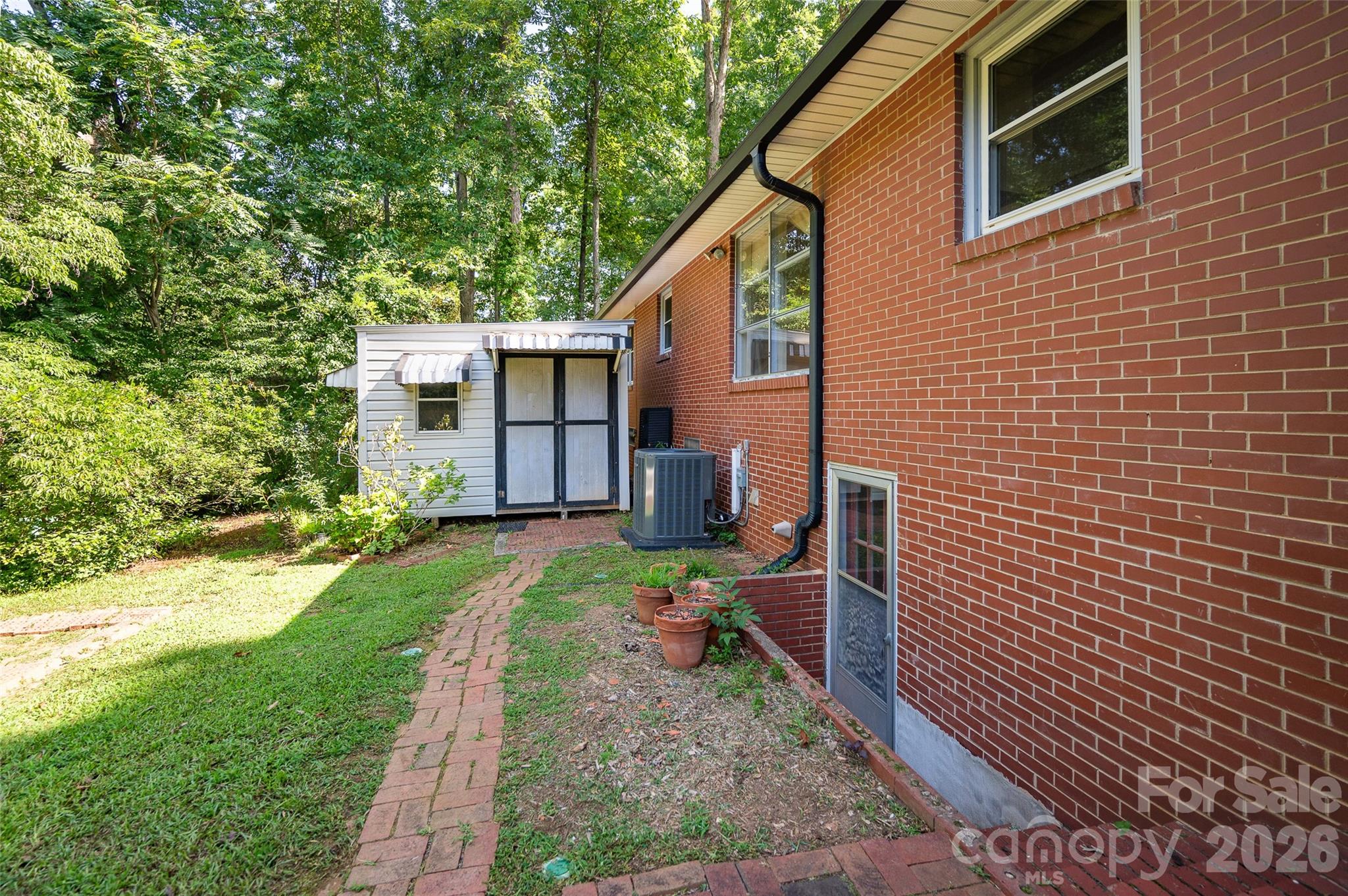 427 S Magnolia Street Property Photo 41